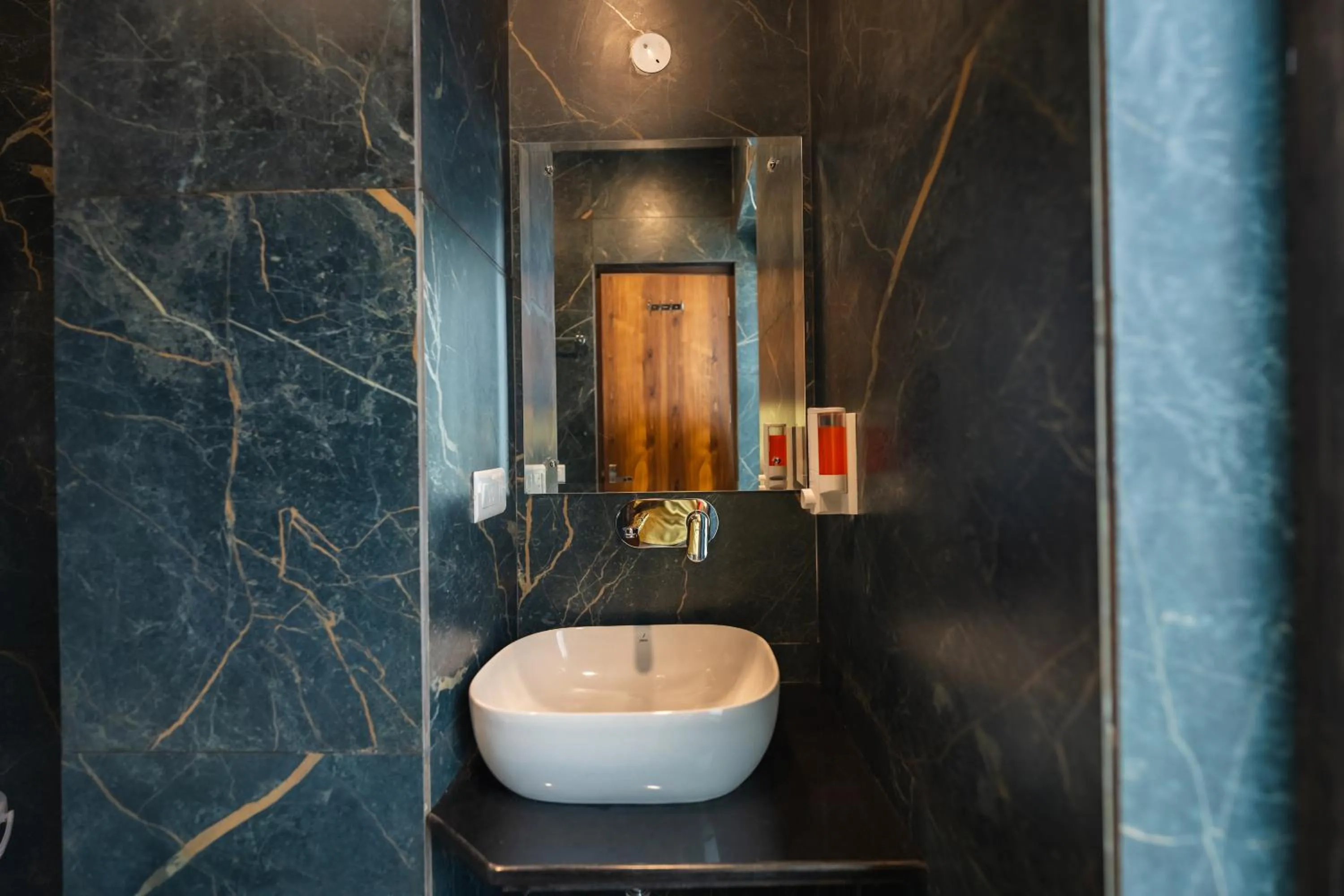 Shower in Hotel Park Hills