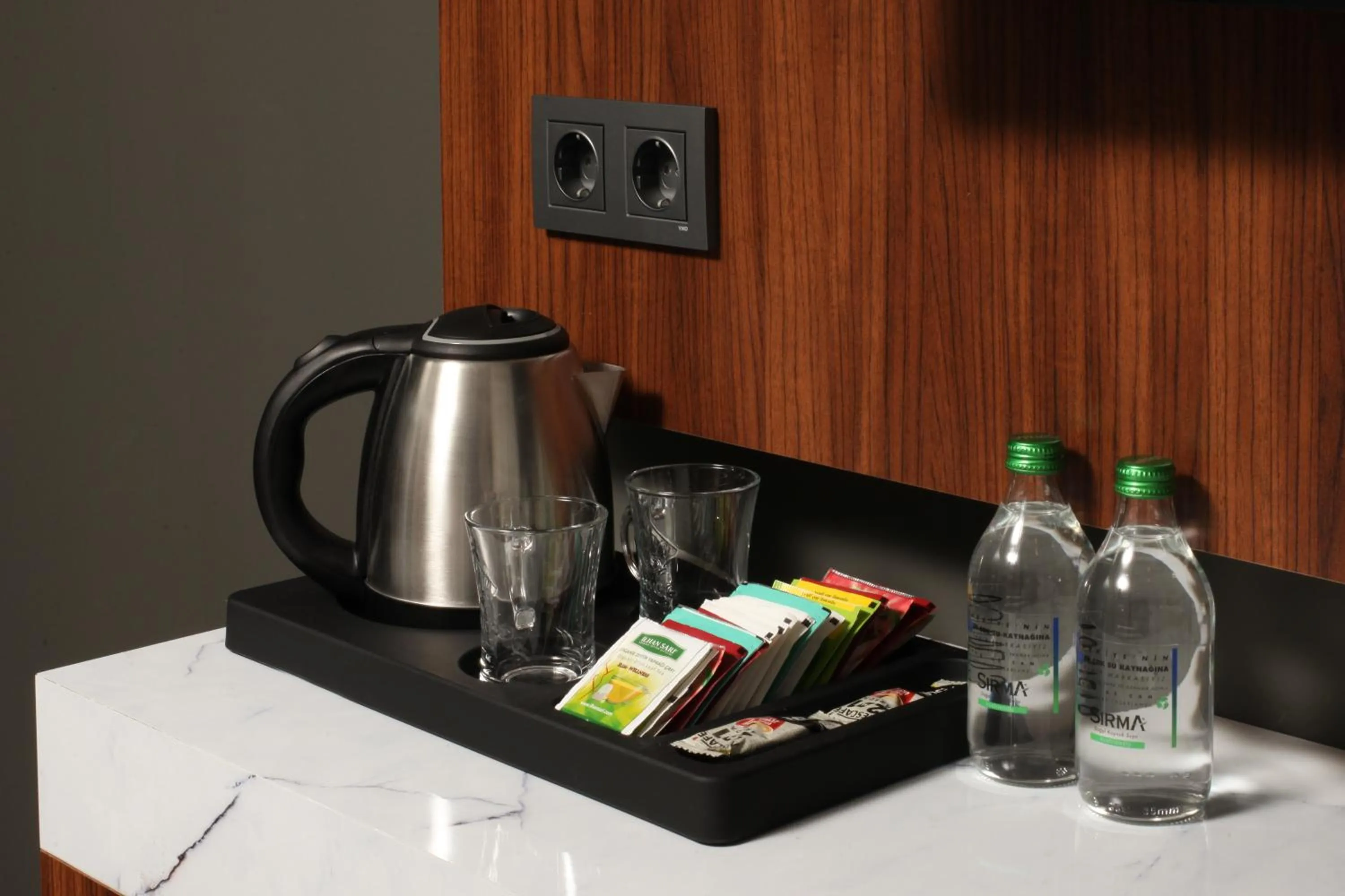 Coffee/tea facilities in Second Suit Hotel