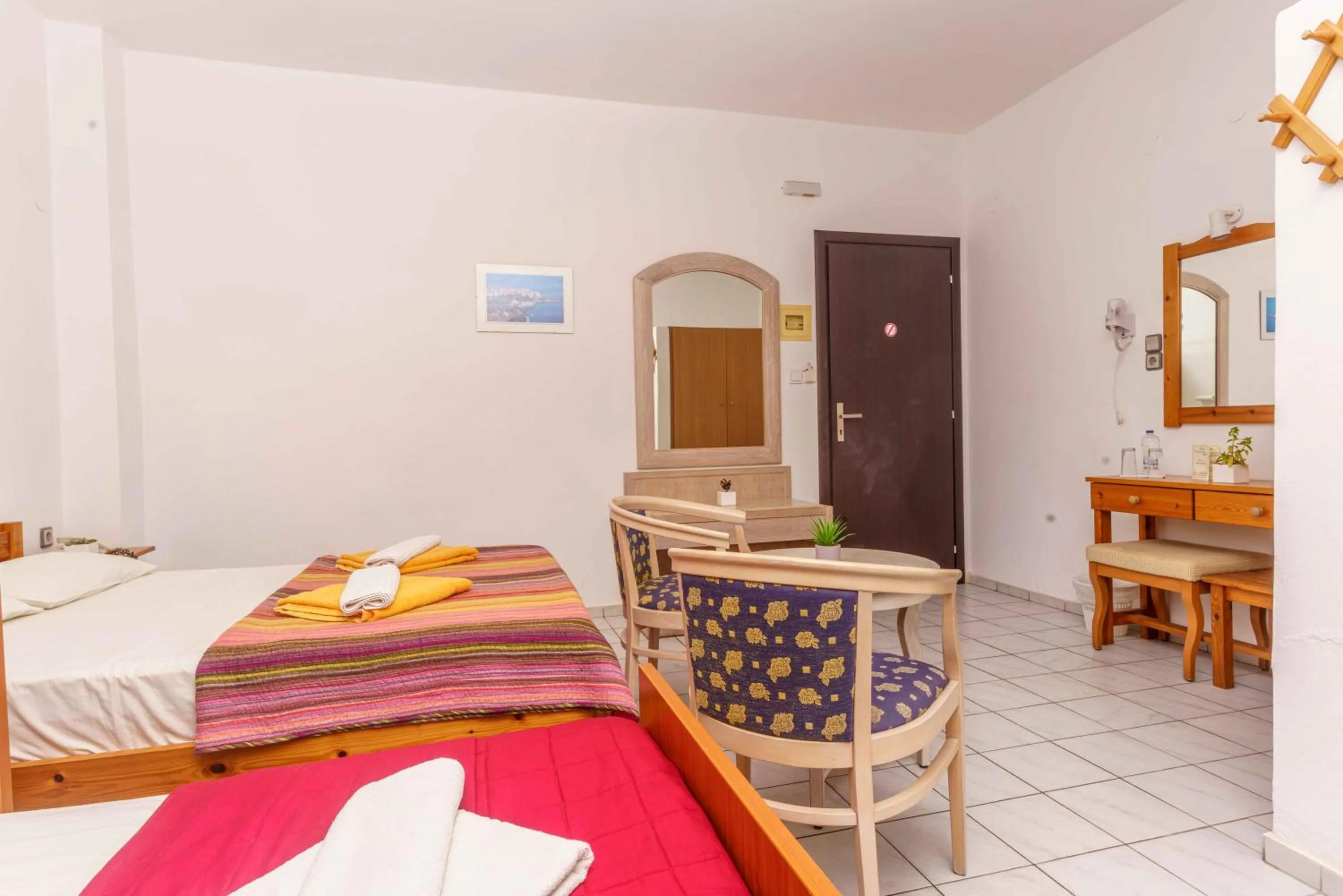 Bedroom, Bed in Alexander Beach Hotel