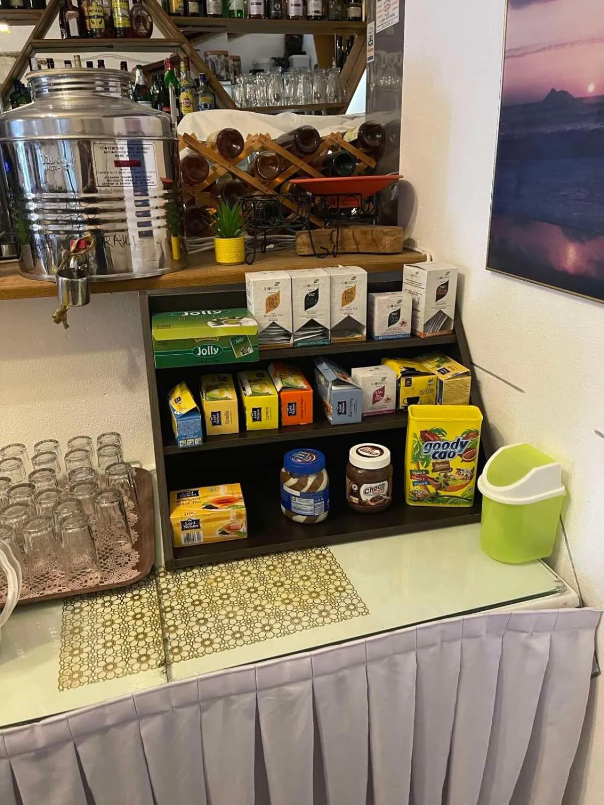 Coffee/tea facilities in Alexander Beach Hotel