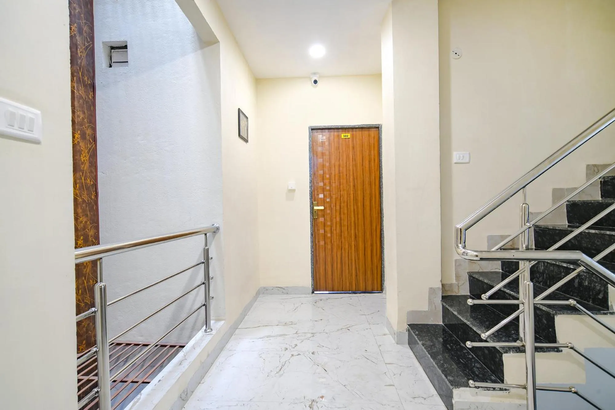 Lobby or reception in FabHotel Atharv