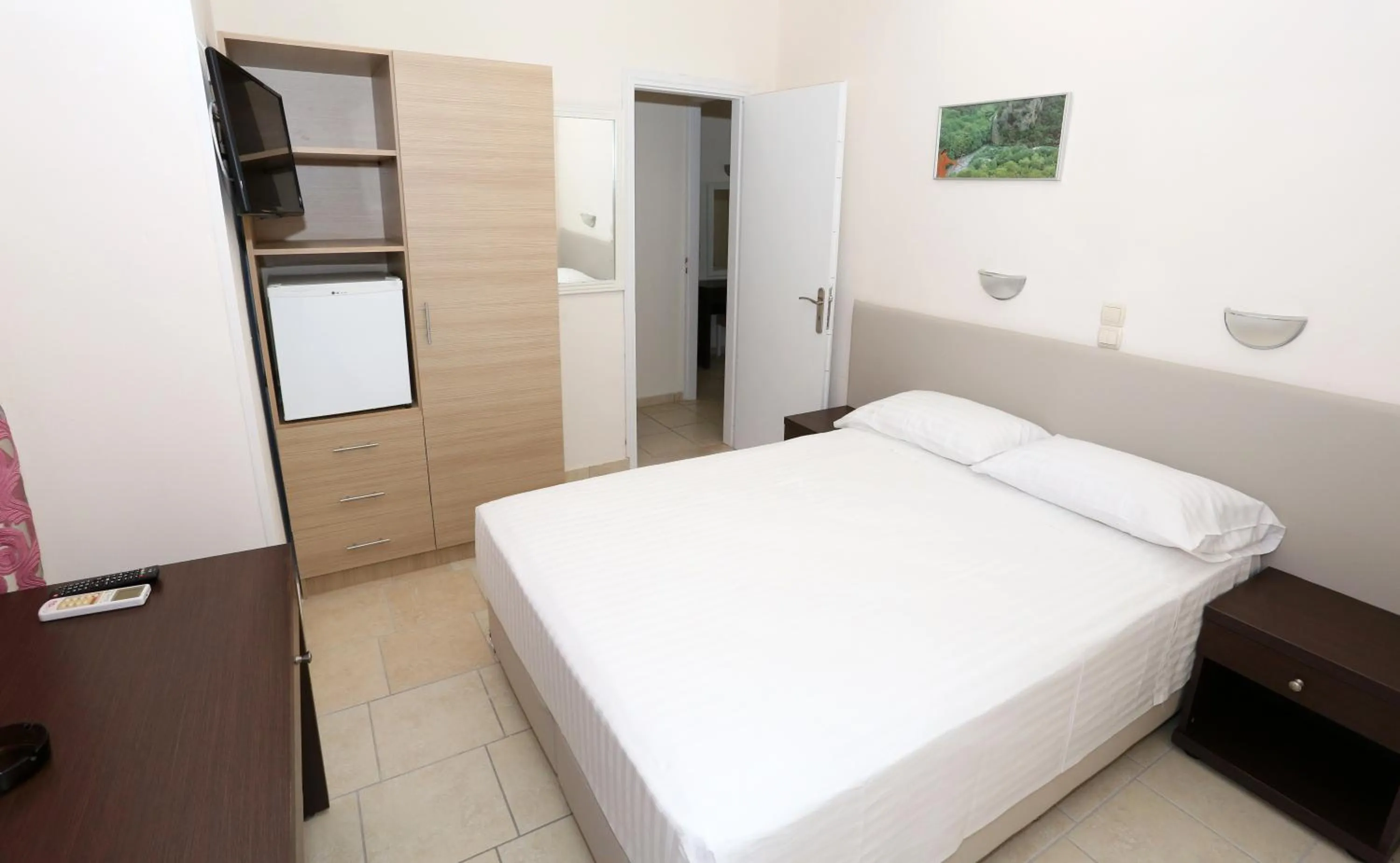 Bed in Hotel Karyatides