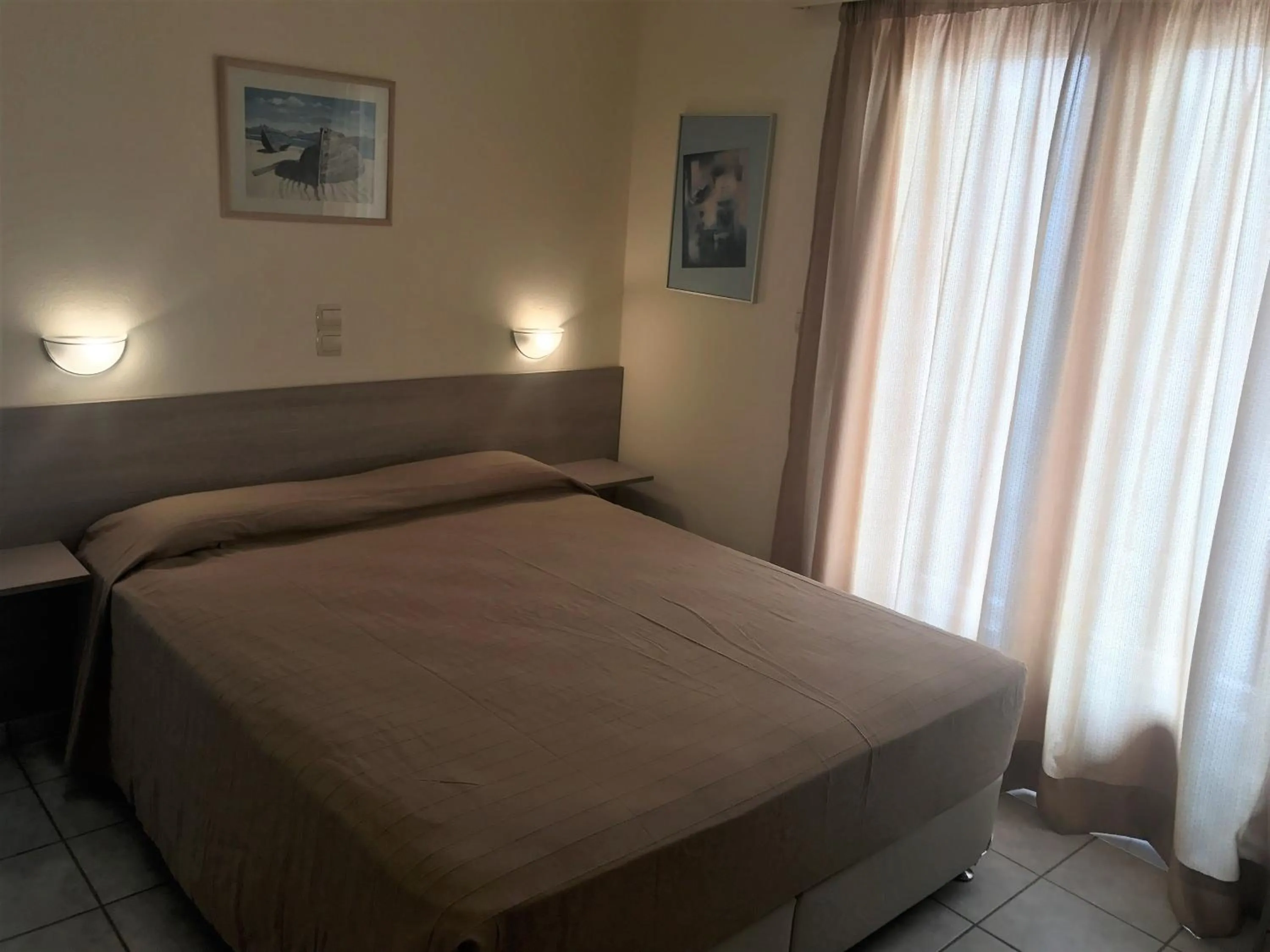 bunk bed, Bed in Hotel Karyatides