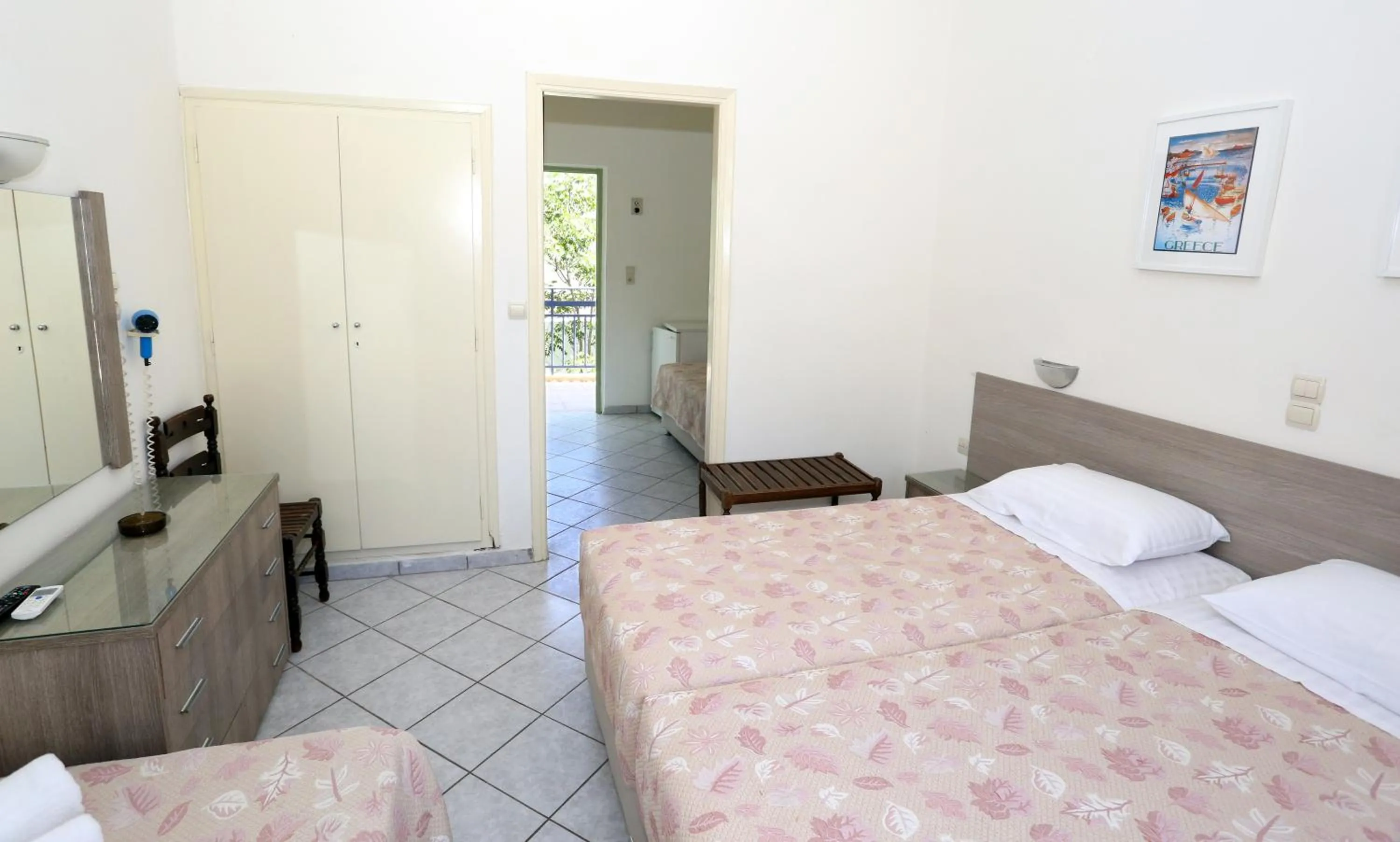 Bed in Hotel Karyatides