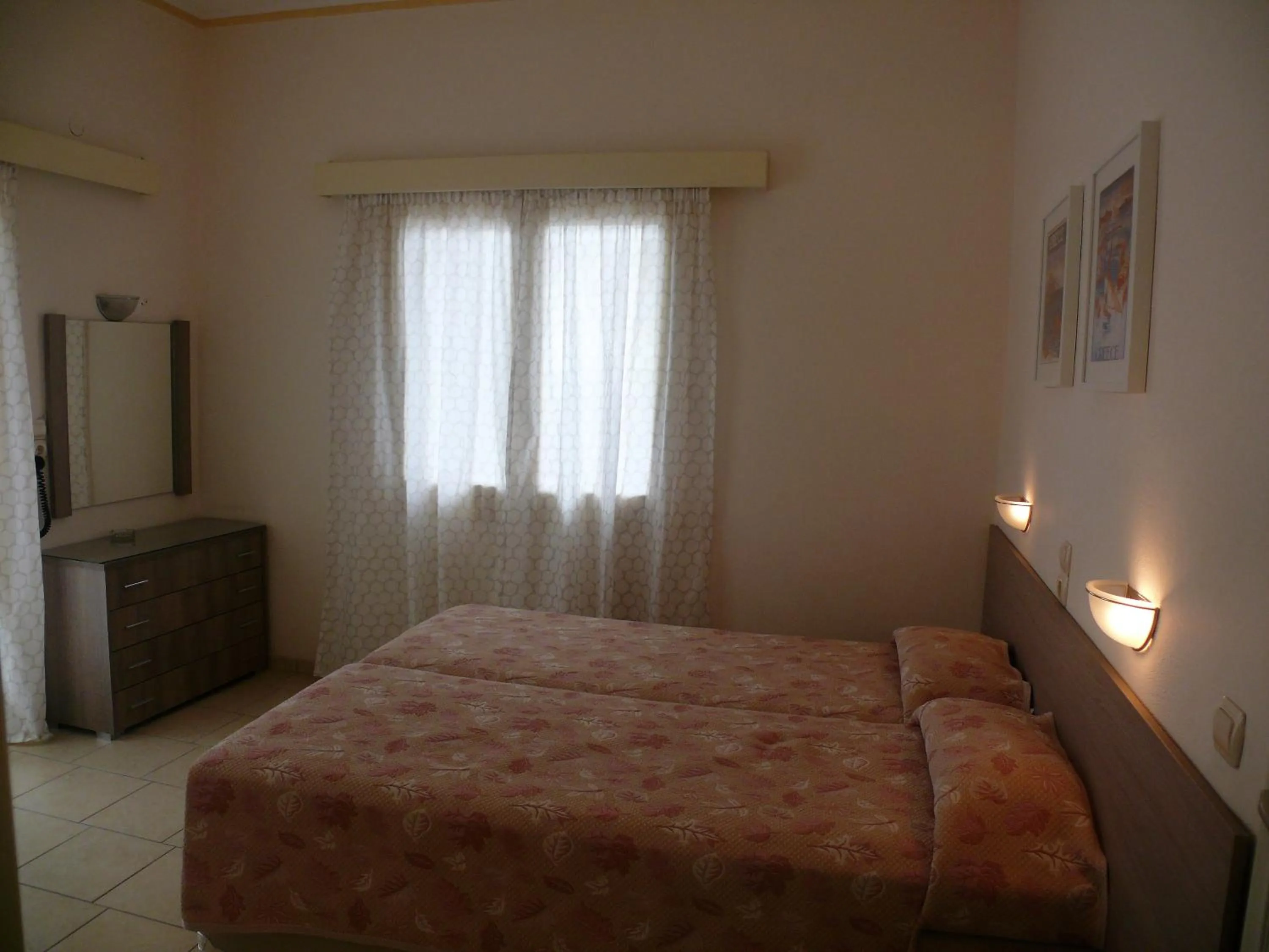 Bedroom, Bed in Hotel Karyatides