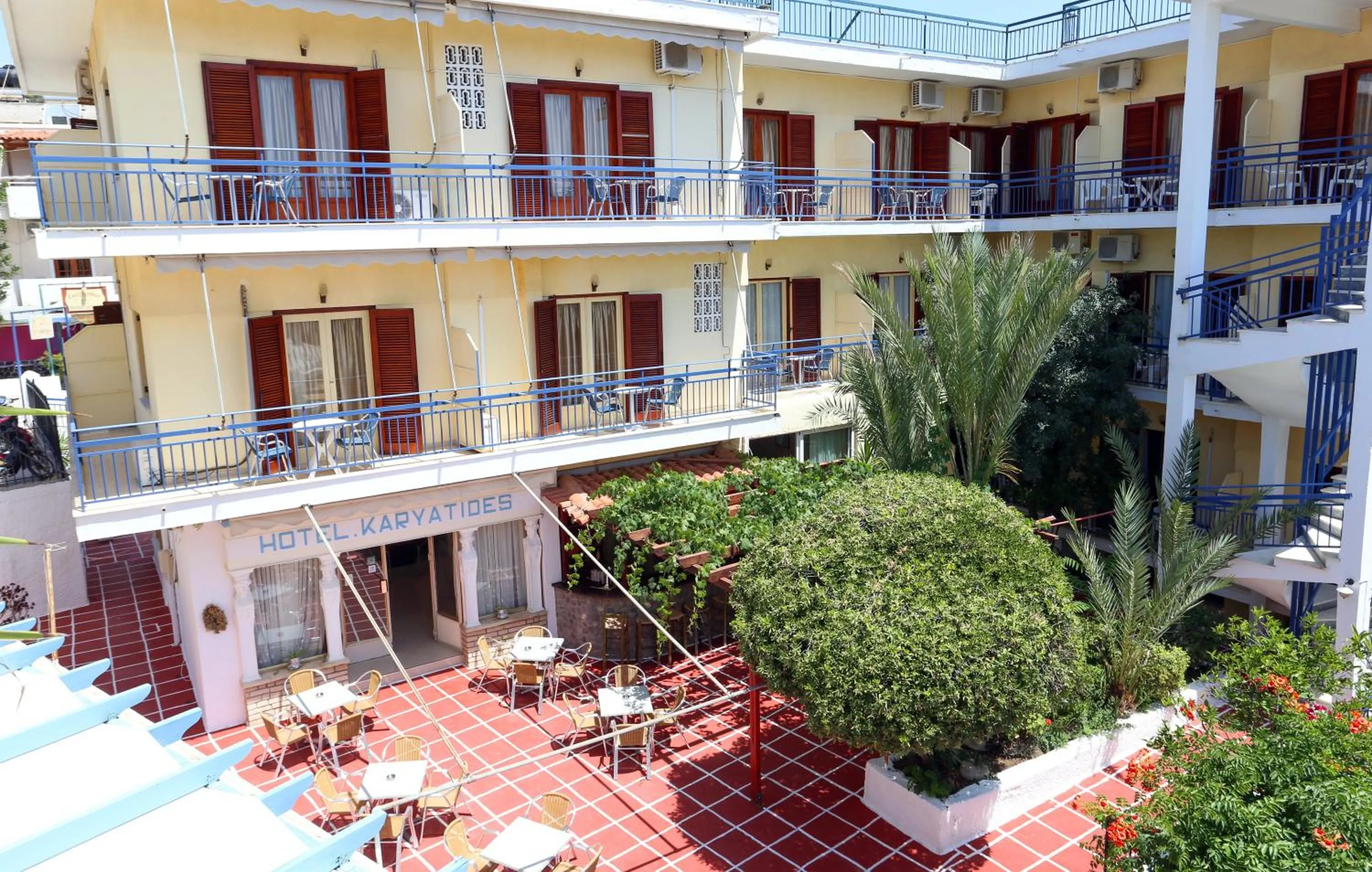 Hotel Karyatides