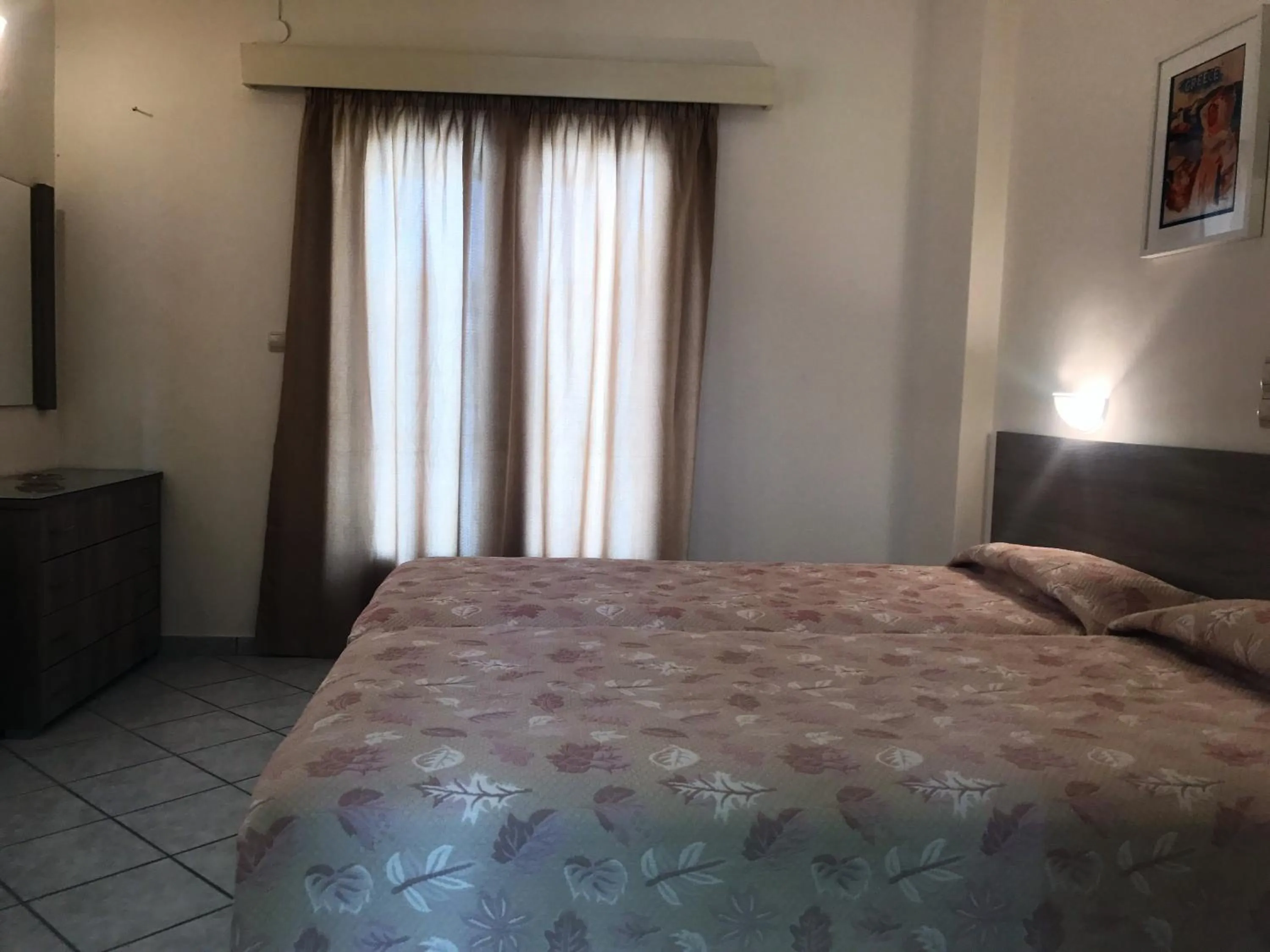 Bedroom, Bed in Hotel Karyatides