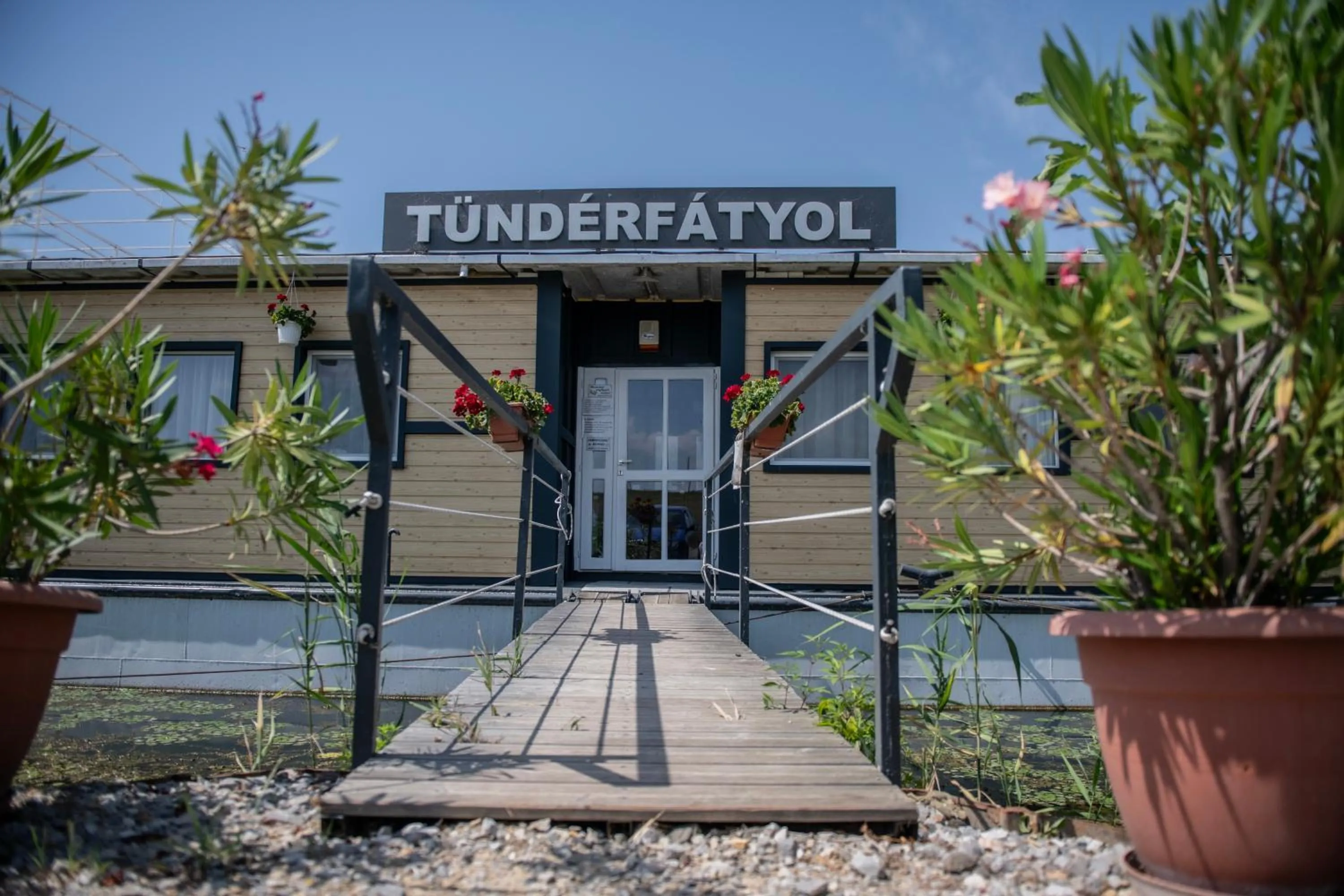 Property building in Tündérfátyol