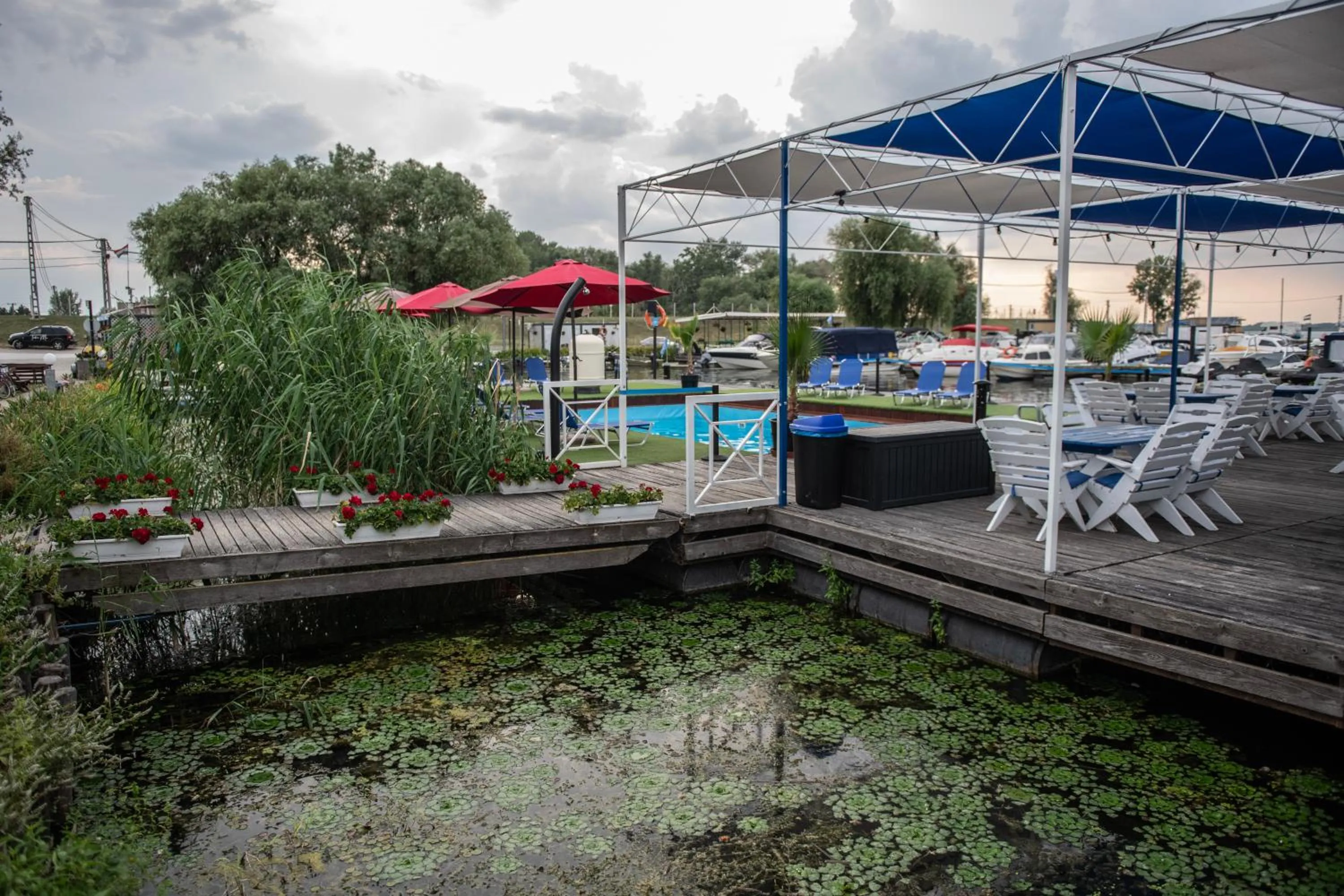 Restaurant/places to eat in Tündérfátyol