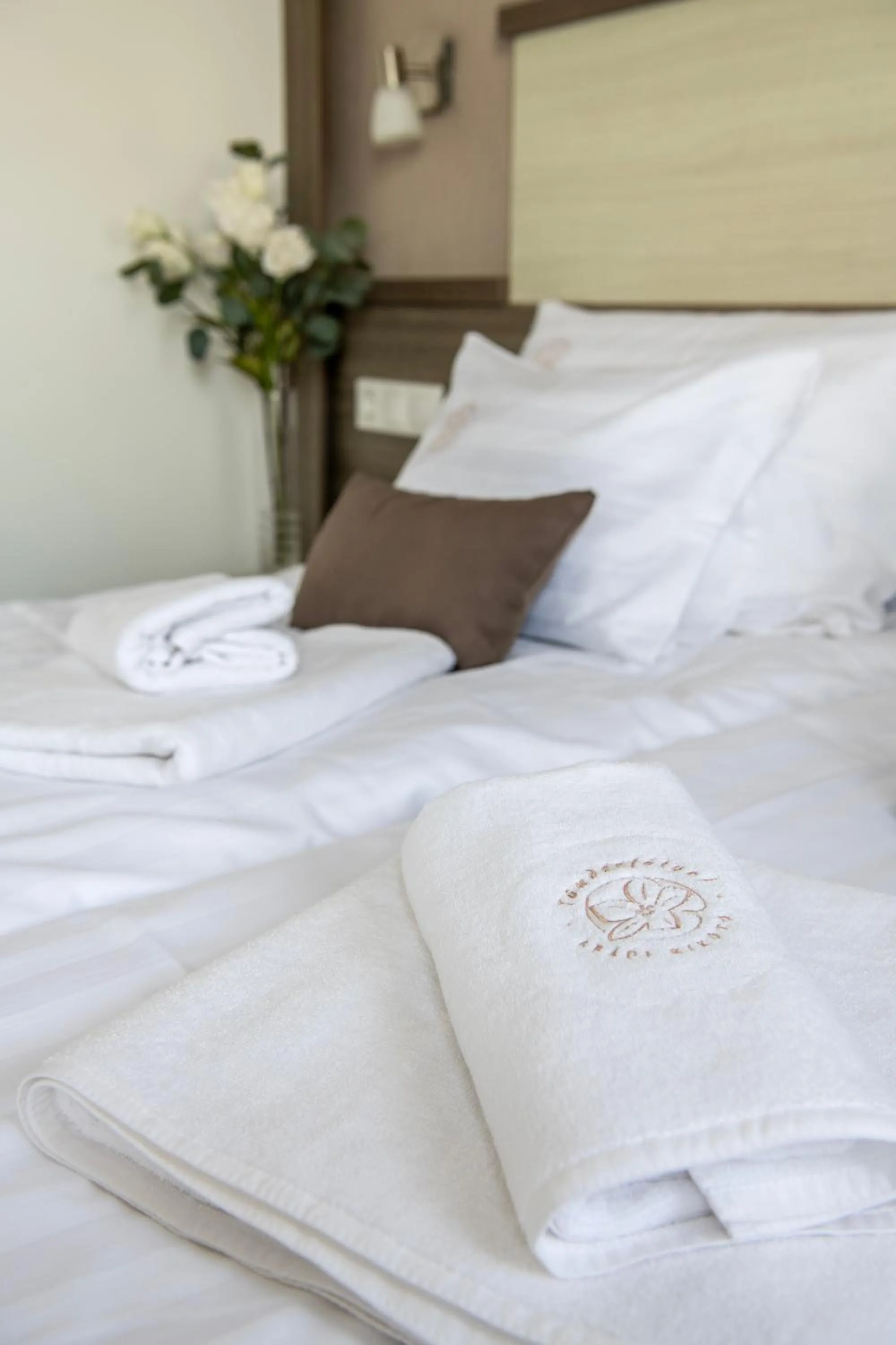 Photo of the whole room, Bed in Tündérfátyol