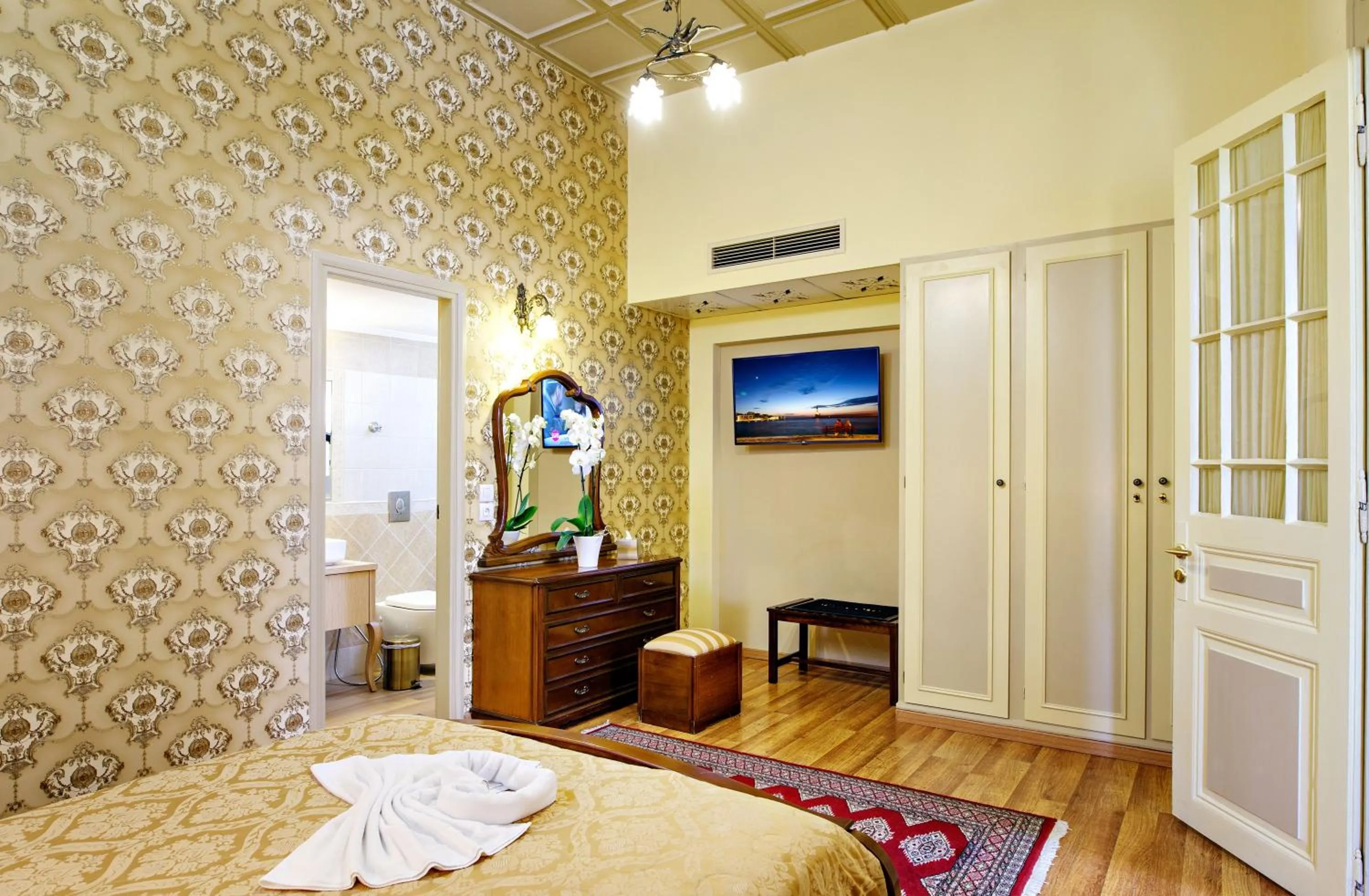 Bedroom, Bed in Halepa Hotel