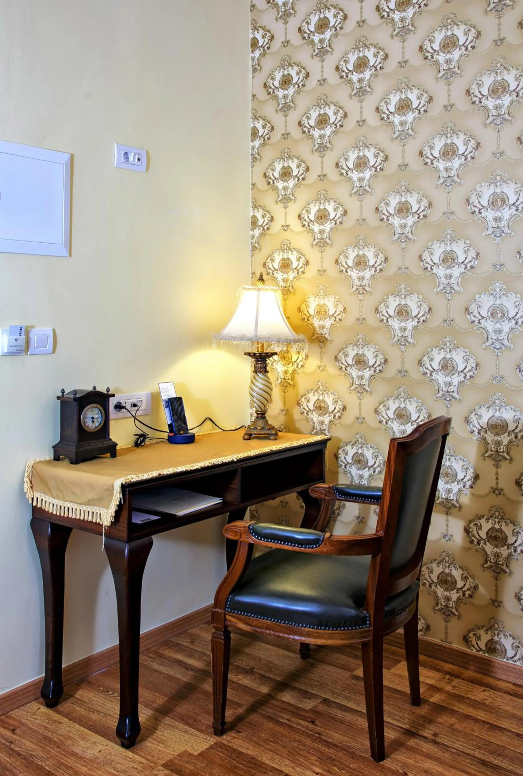 Living room in Halepa Hotel