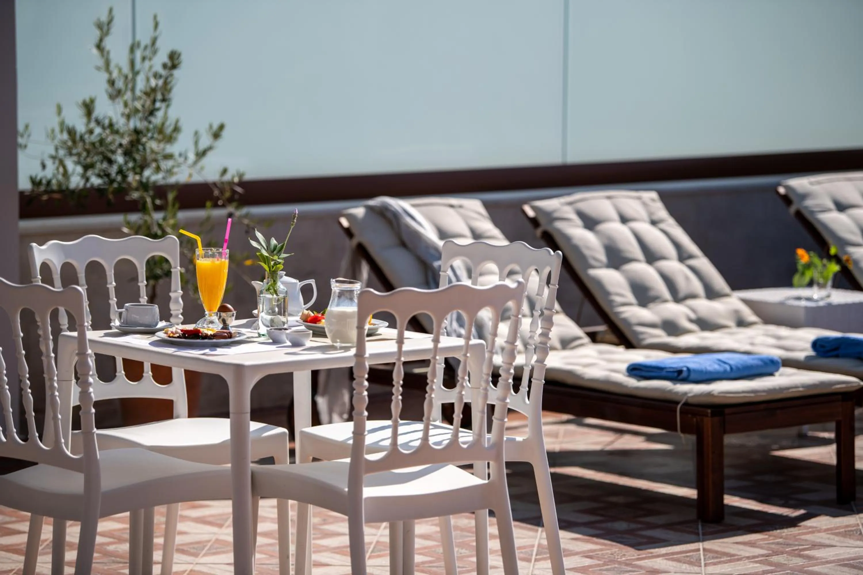 Swimming pool in Halepa Hotel