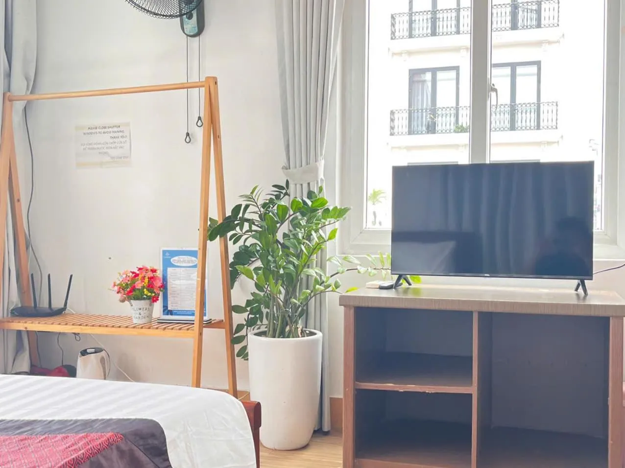 Communal lounge/ TV room, Bed in Okaeri Homestay