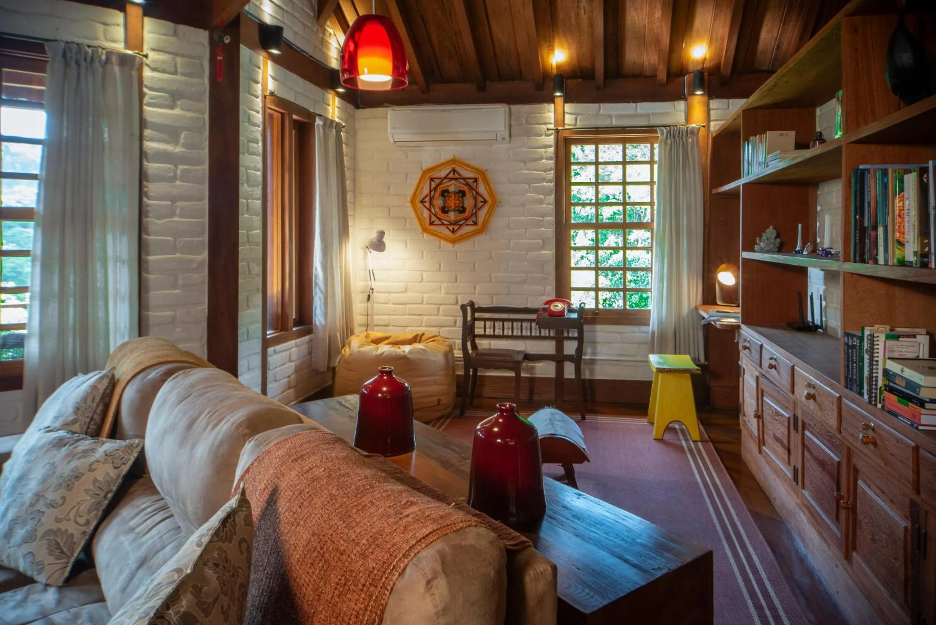 Living room in Pousada Terra Crua