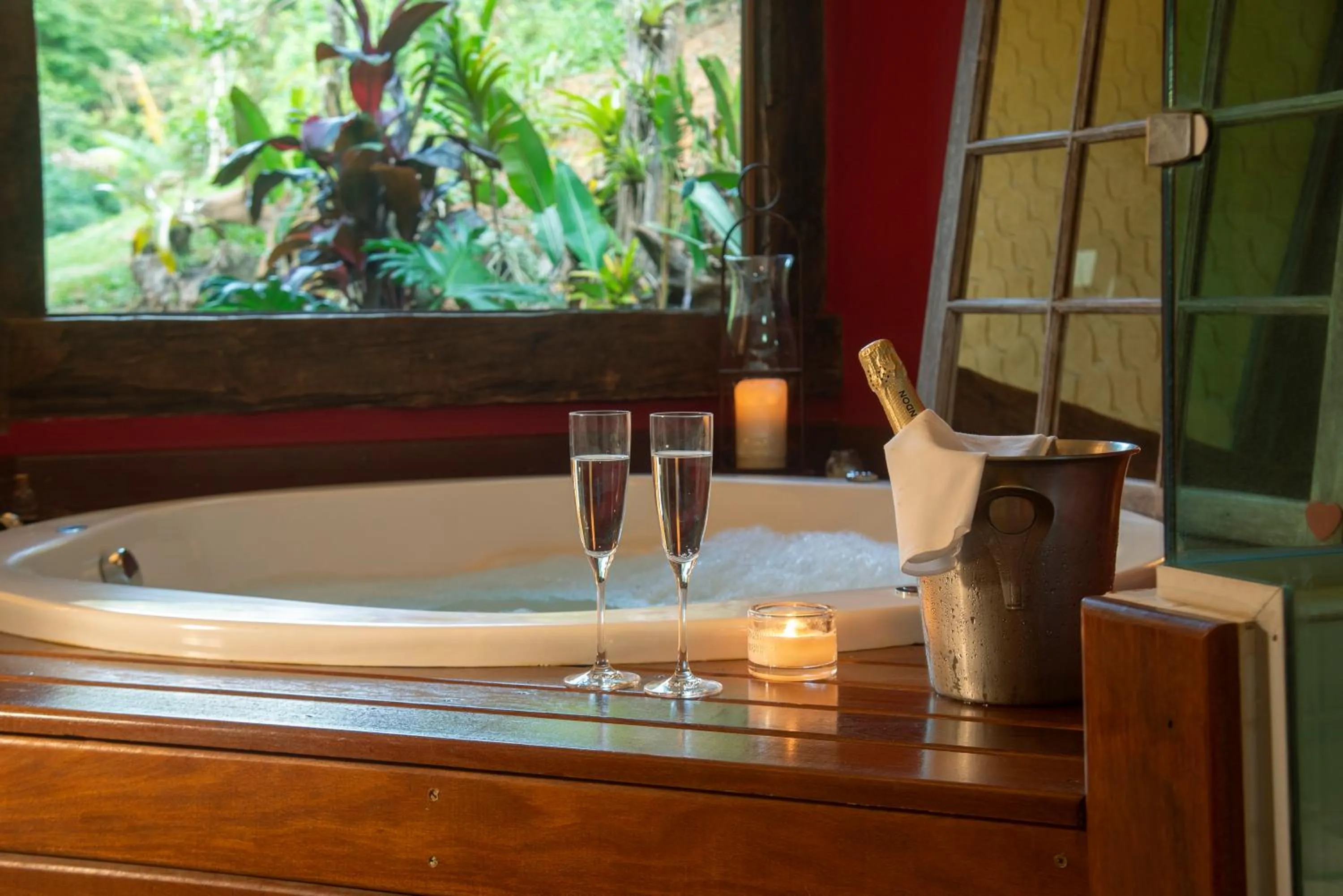 Hot Tub in Pousada Terra Crua