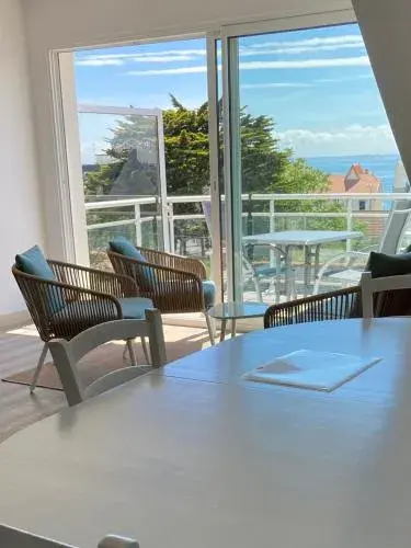 Magnifique appartement avec vue mer panoramique - Wifi inclus Magnifique appartement avec vue mer panoramique - Wifi inclus