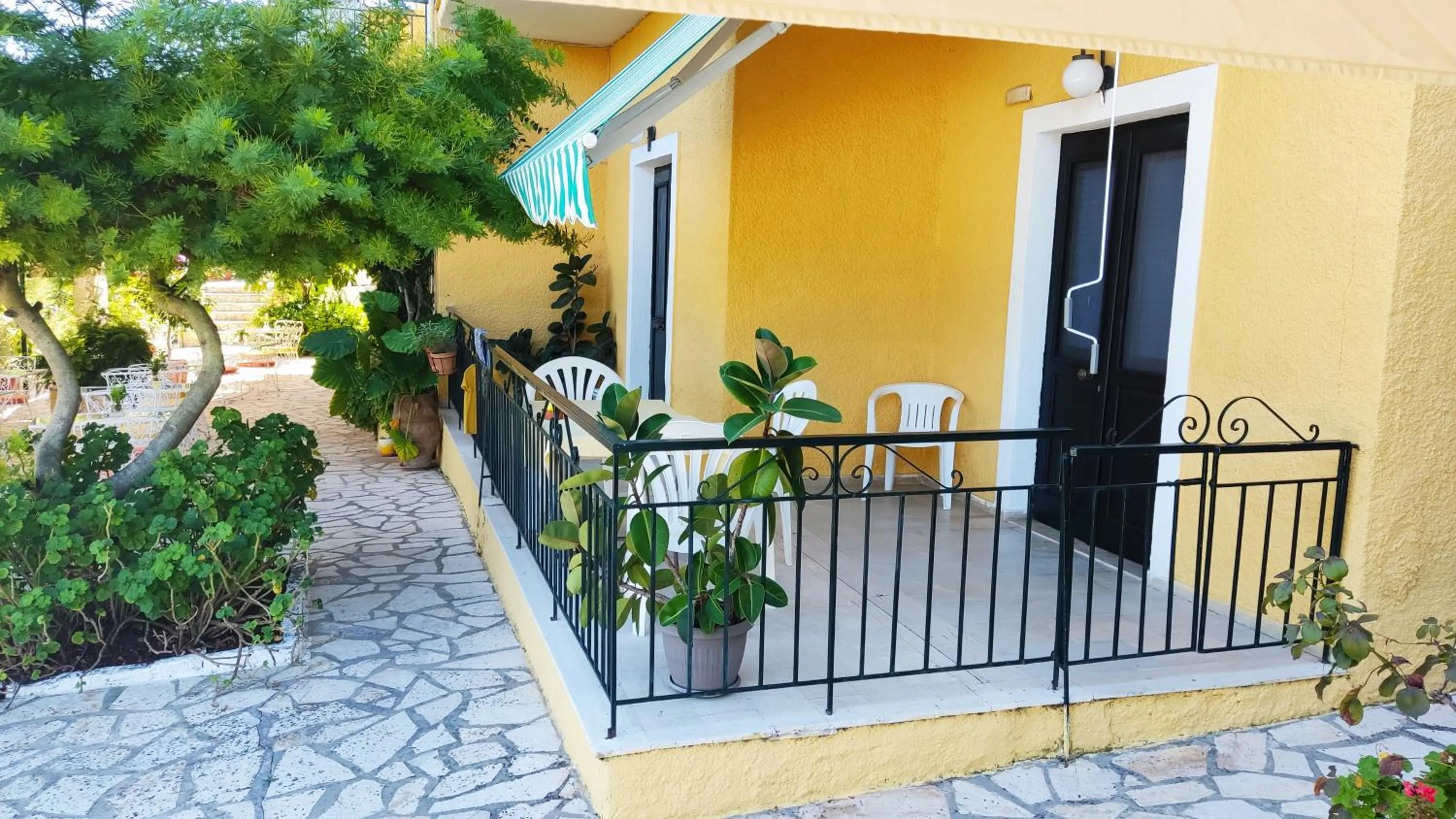 Property building in Hotel Helios Splendid