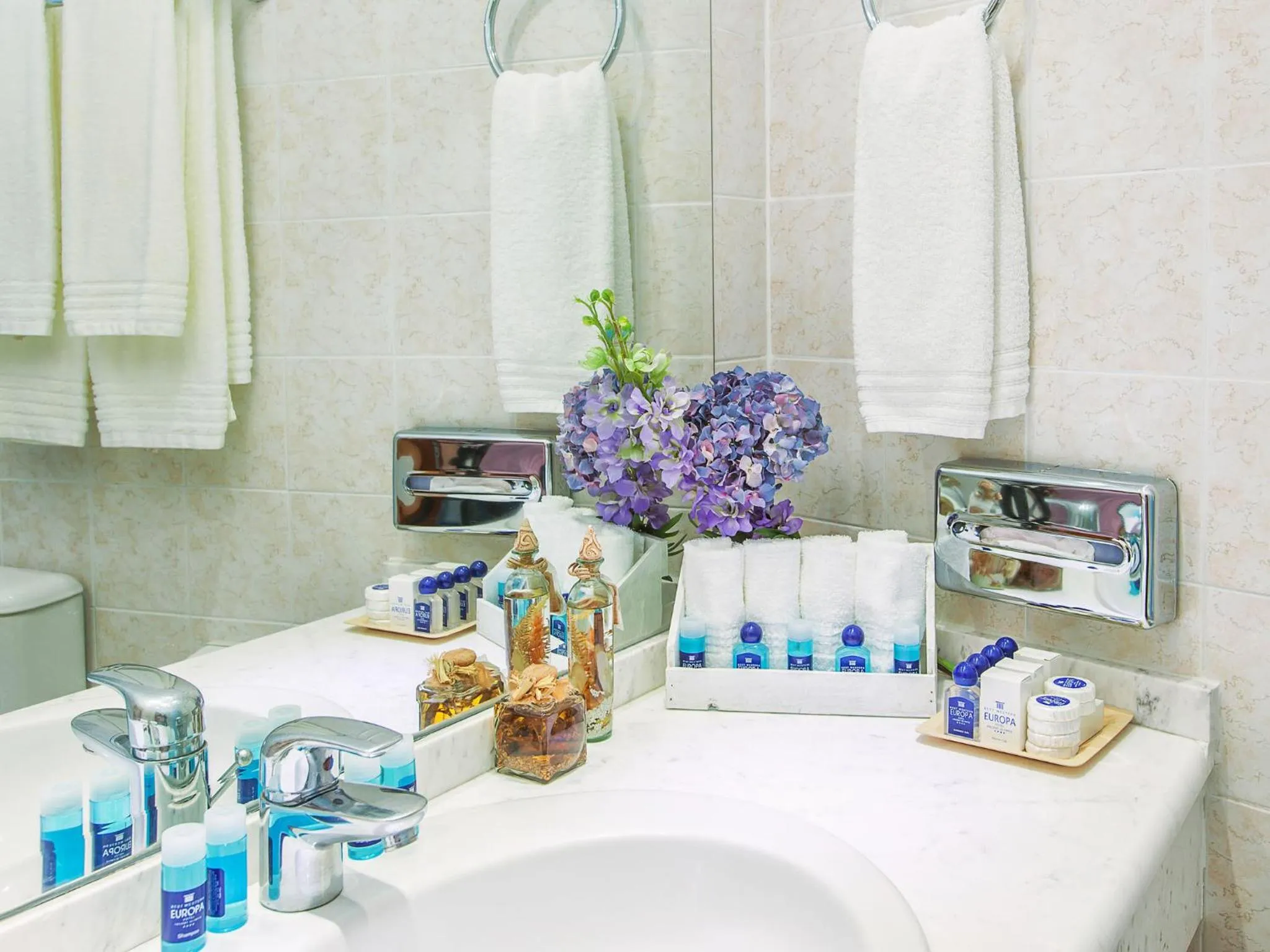 Bathroom in Hotel Europa Olympia