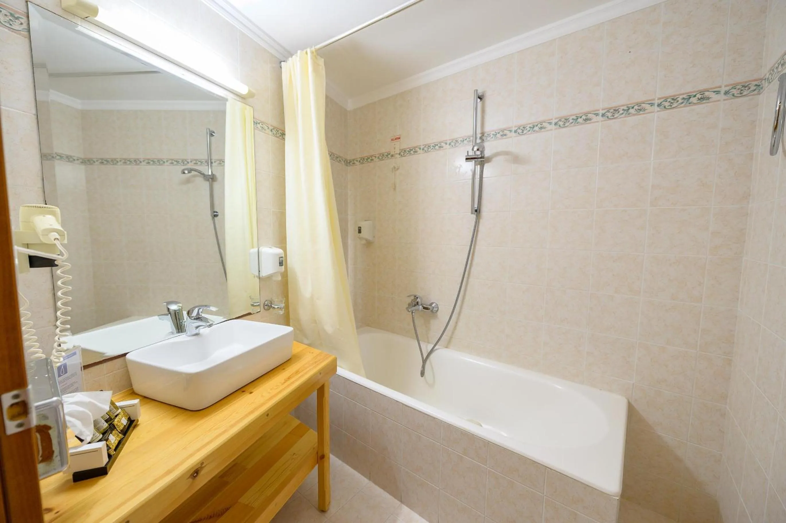 Bath in Hotel Europa Olympia