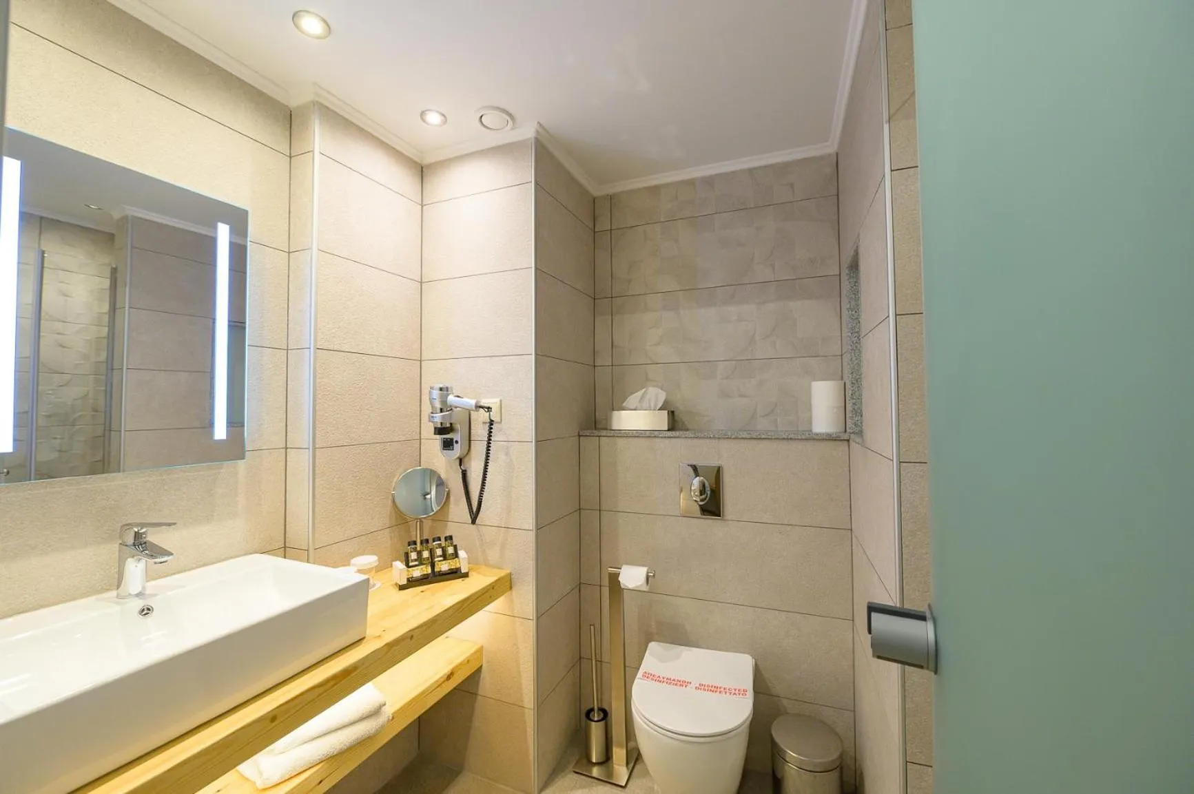 Shower in Hotel Europa Olympia