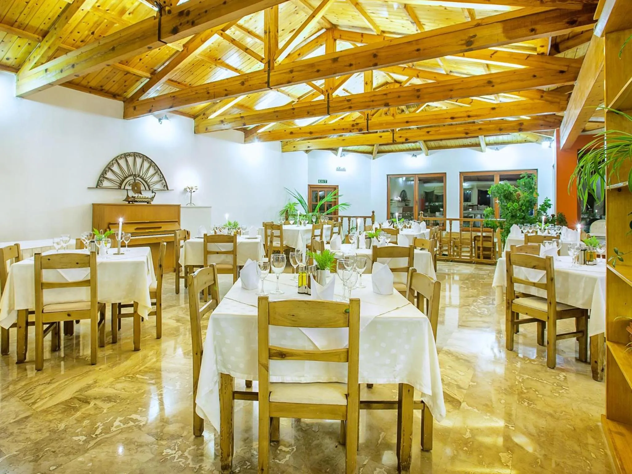 Restaurant/places to eat in Hotel Europa Olympia