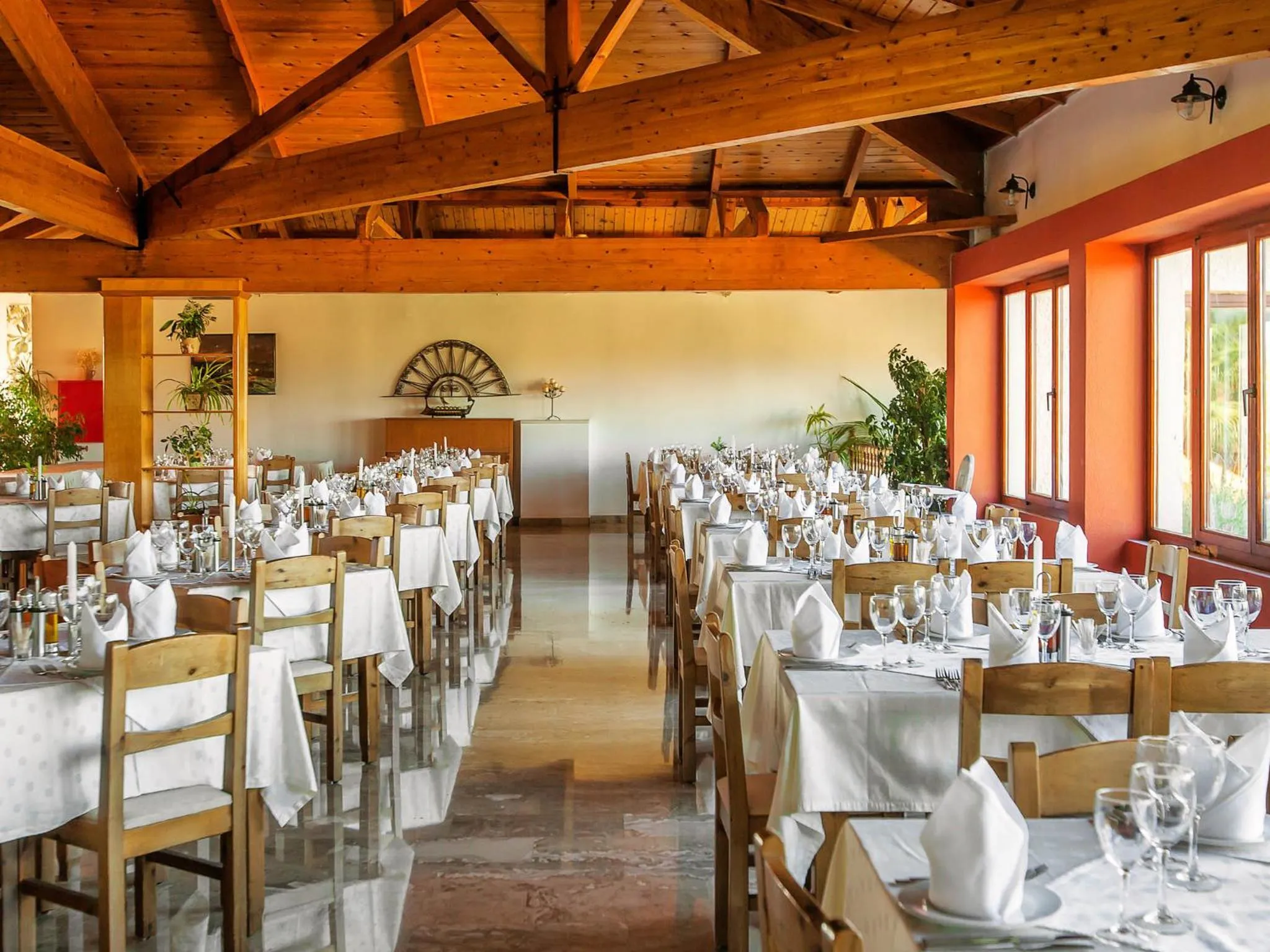 Restaurant/places to eat in Hotel Europa Olympia