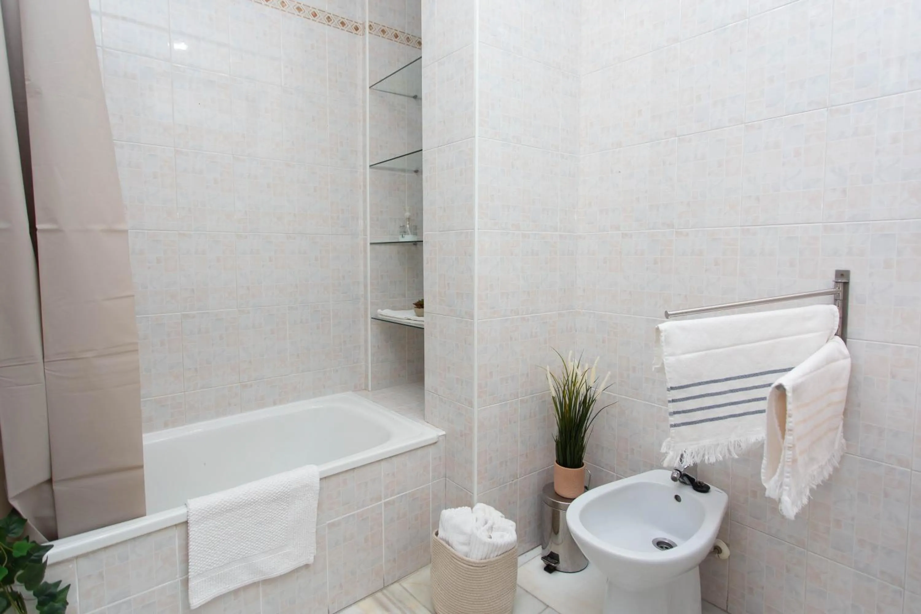 Toilet in Cristo de Burgos 15