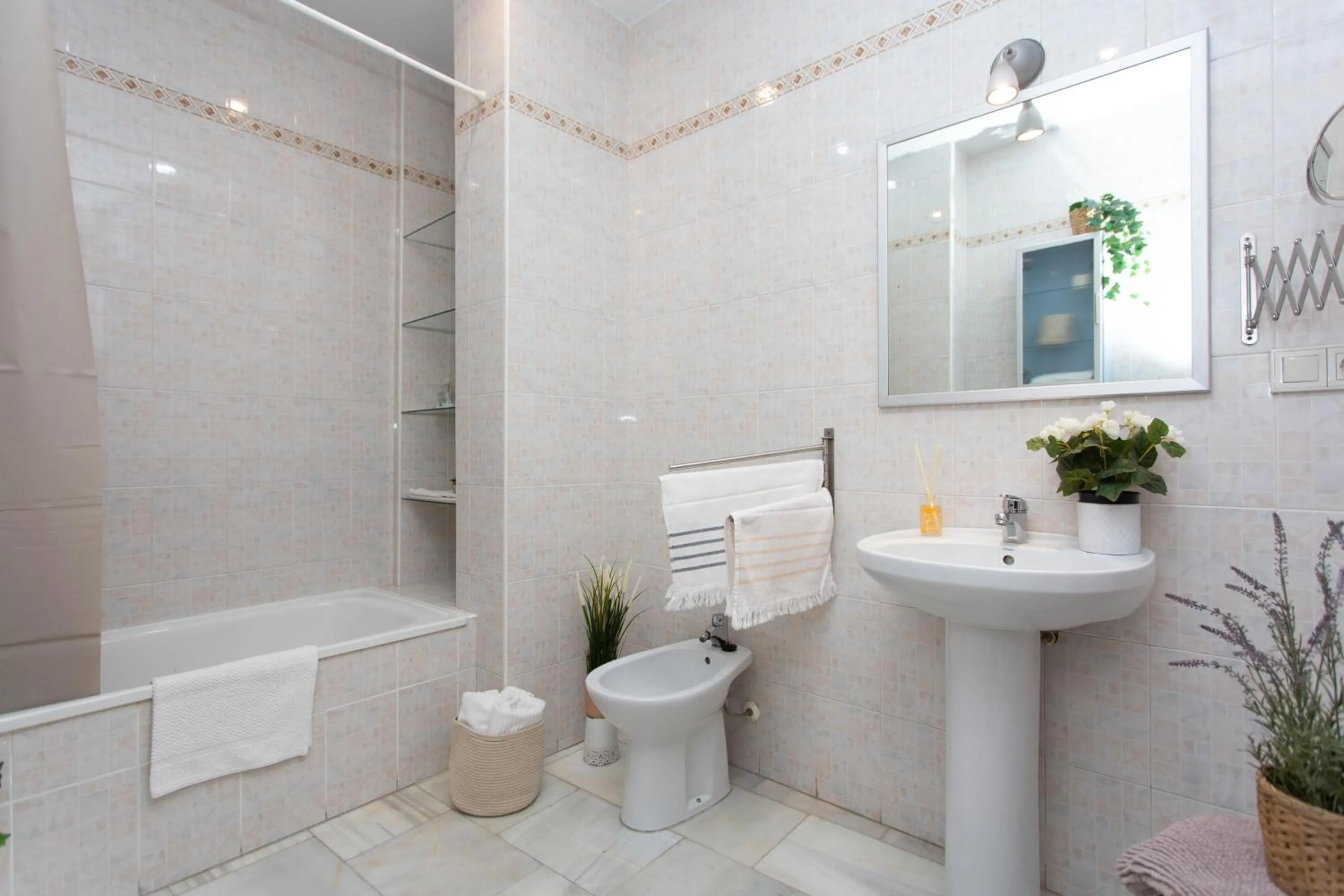 Bathroom in Cristo de Burgos 15
