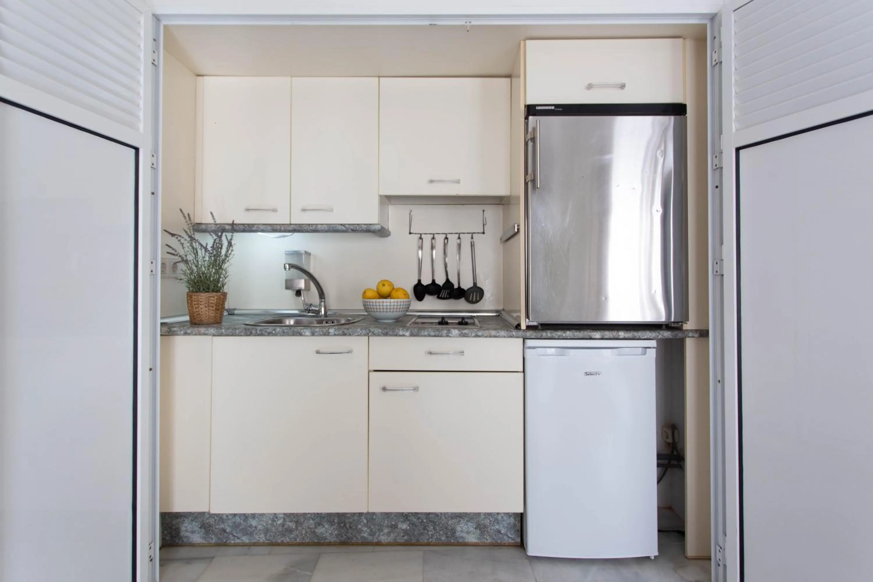 Kitchen or kitchenette in Cristo de Burgos 15