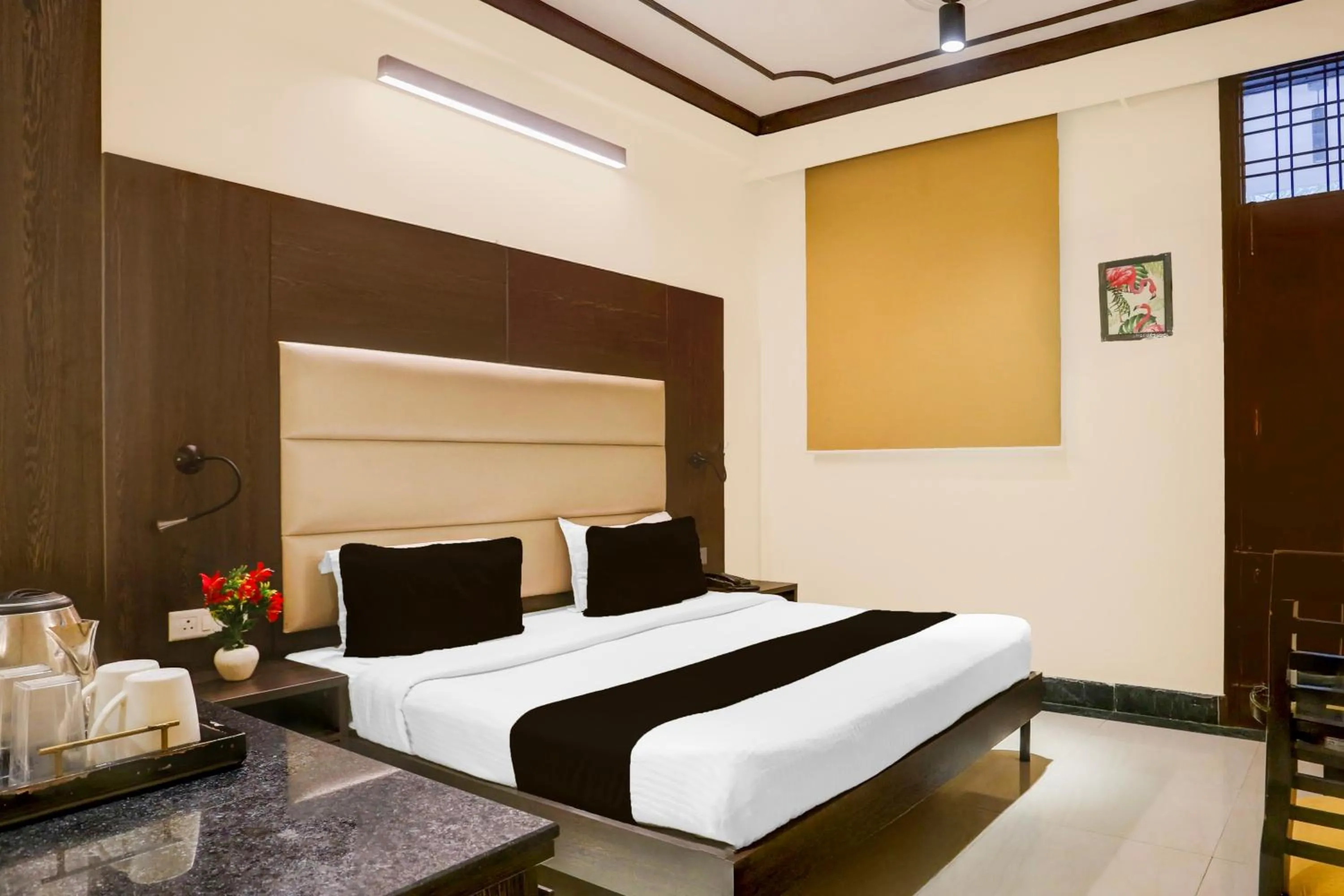 Super Townhouse Sushant Lok Phase 1 Formerly Hotel Neven