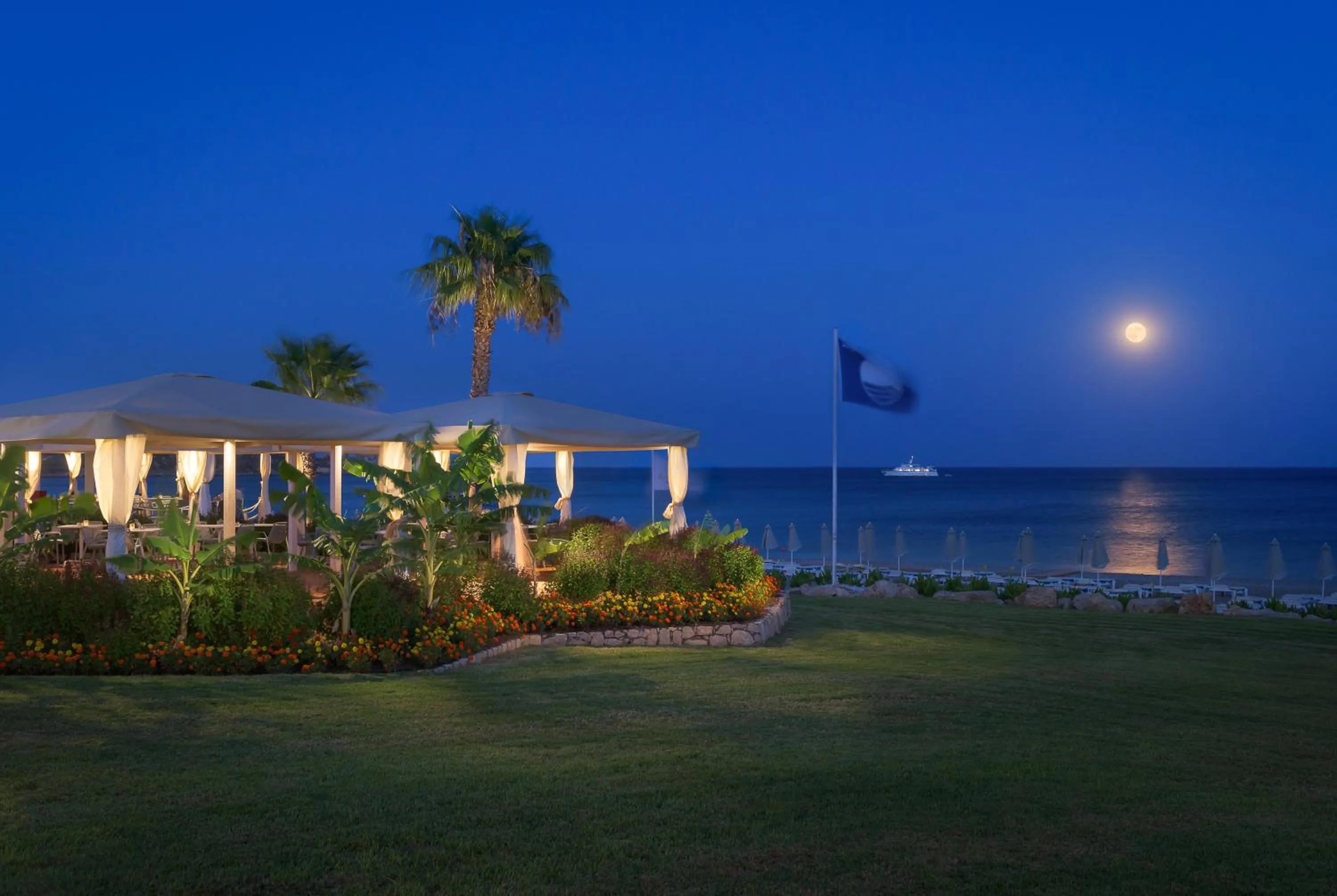 Garden in Rodos Palladium Leisure & Wellness