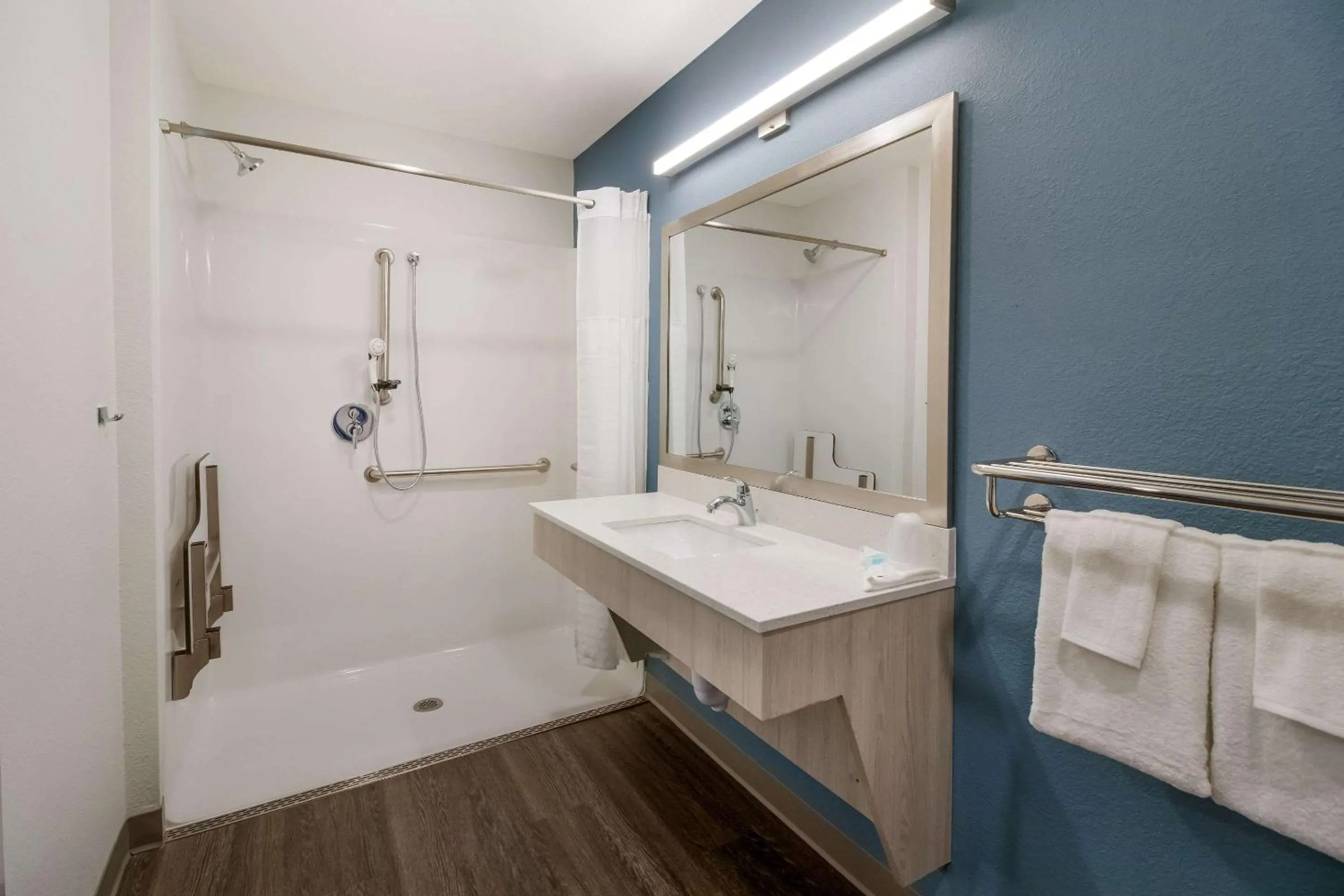 Shower in WoodSpring Suites Hermitage - Nashville Airport