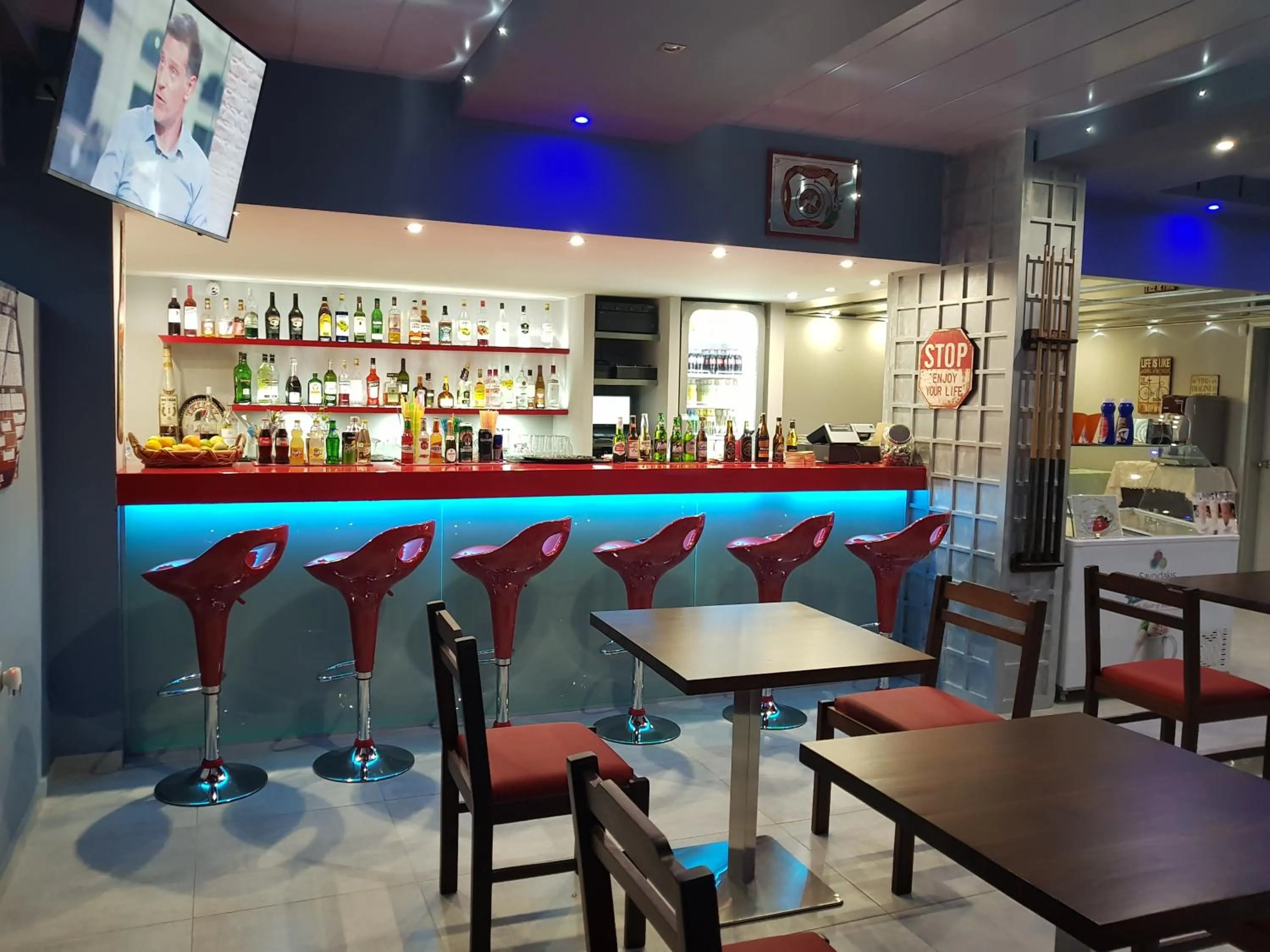 Lounge or bar in Amazones Villas Apartments