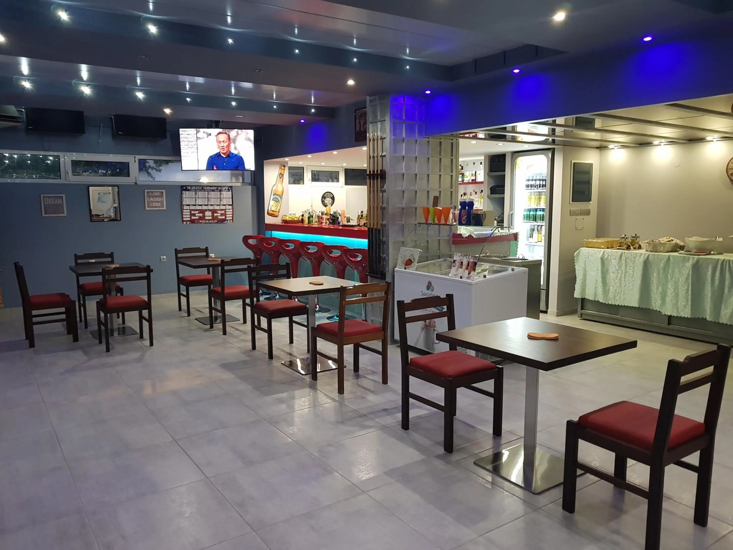 Restaurant/places to eat in Amazones Villas Apartments