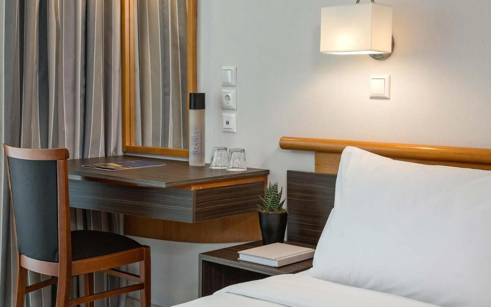 Photo of the whole room in The Stanley