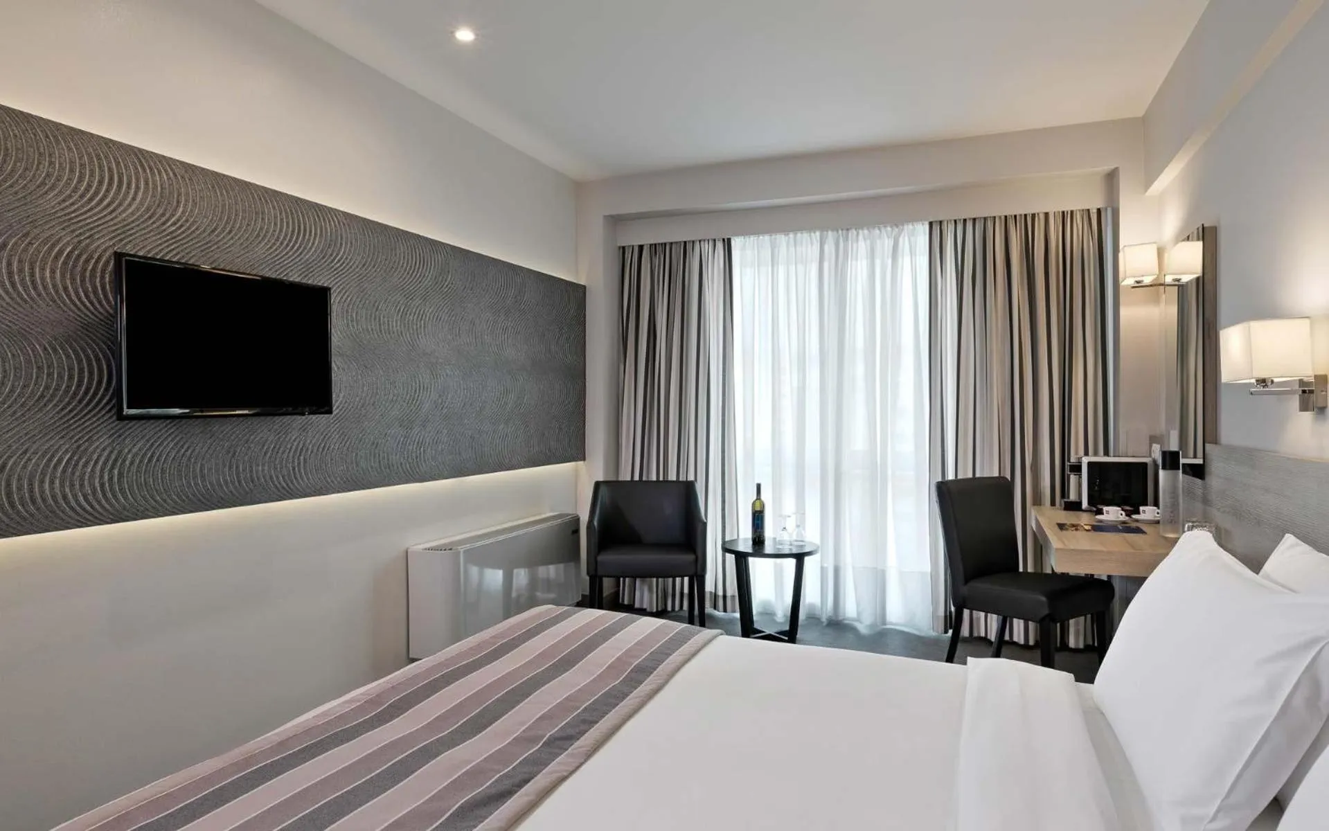 Photo of the whole room, Bed in The Stanley