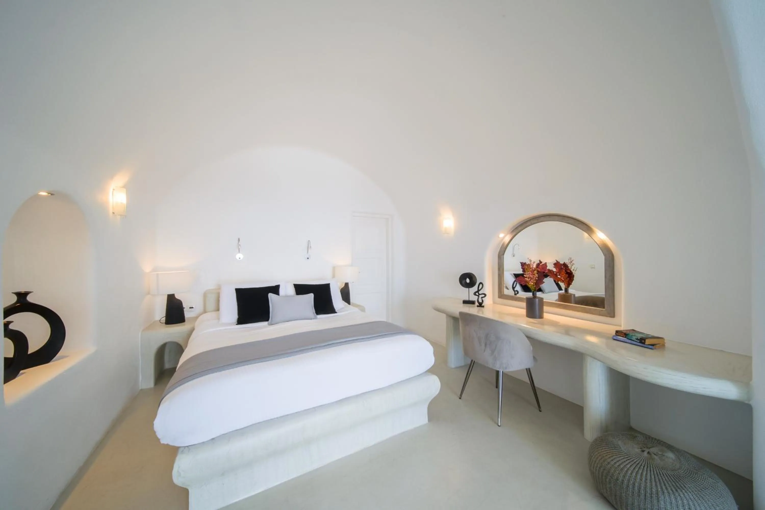 Bed in Pegasus Suites & Spa