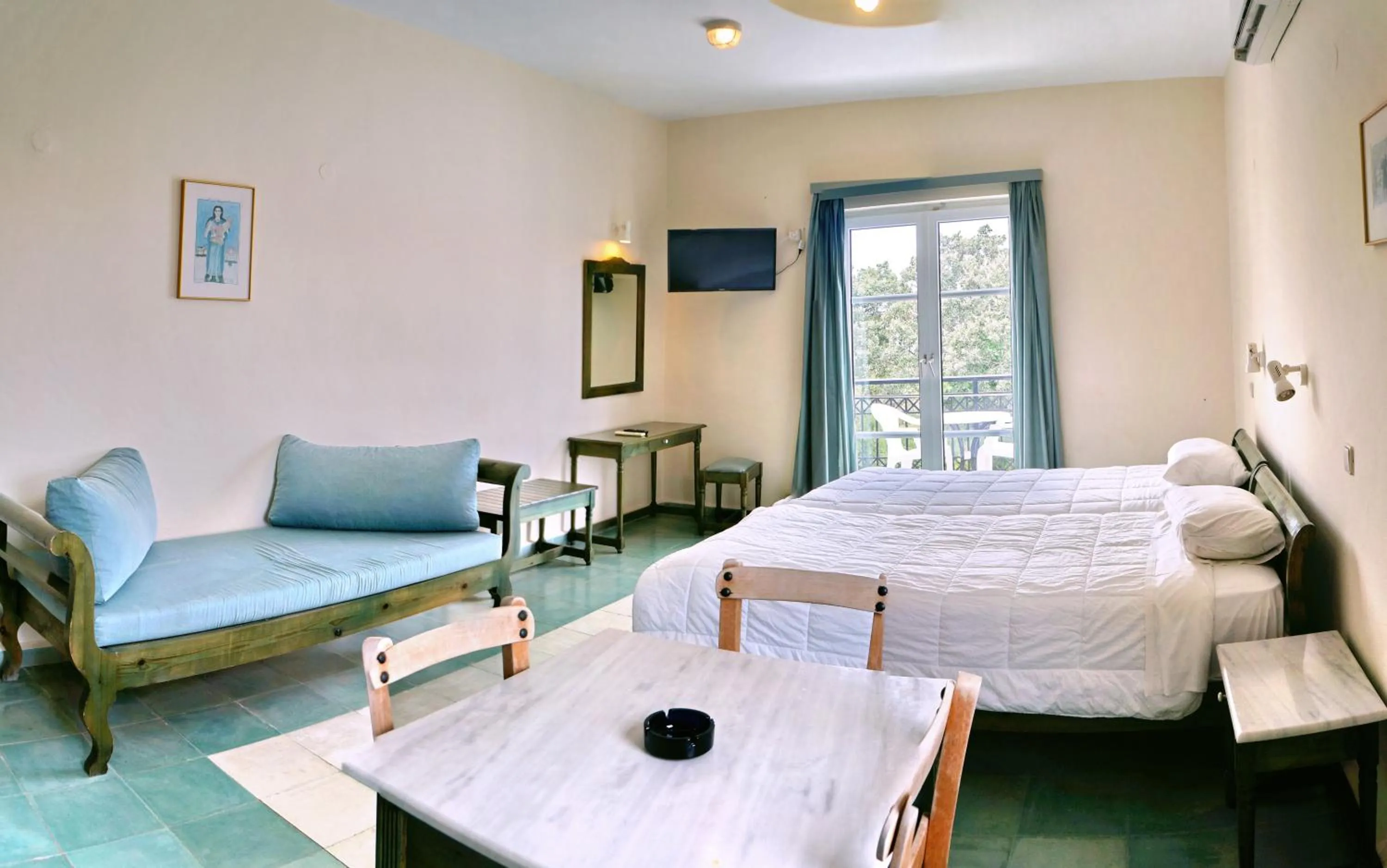 Photo of the whole room in Panselinos Hotel