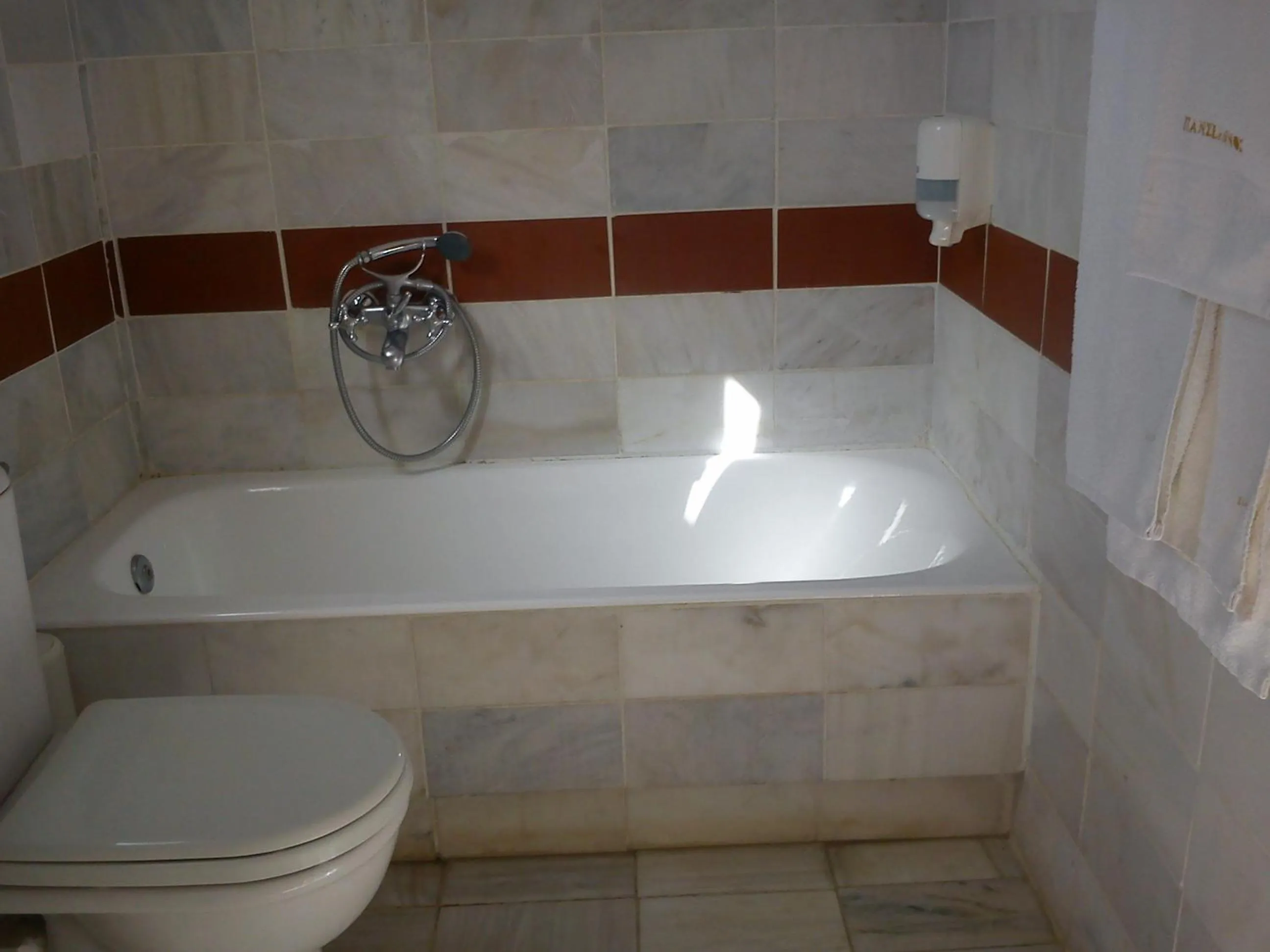 Toilet in Panselinos Hotel