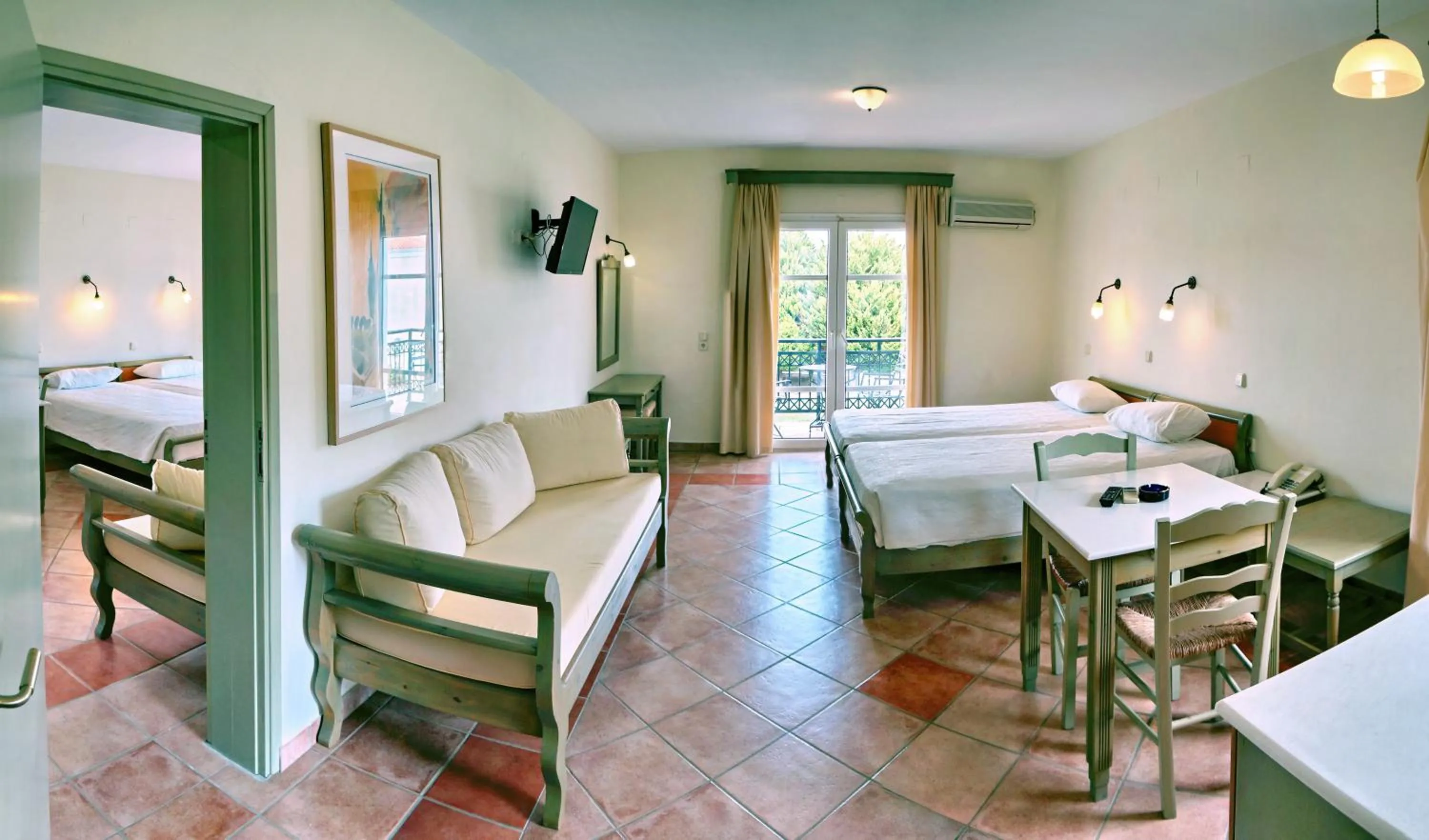 Photo of the whole room in Panselinos Hotel