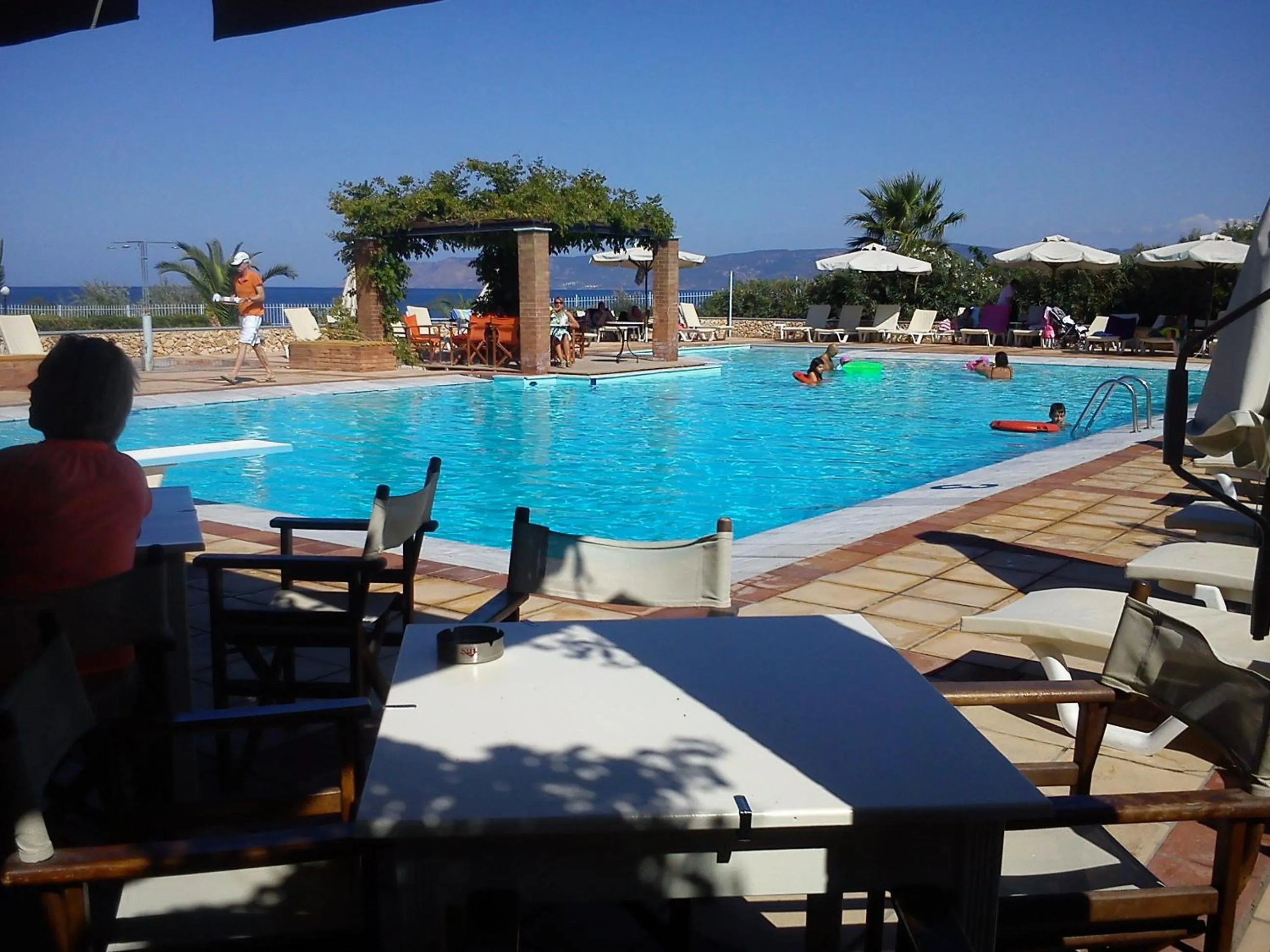 Restaurant/places to eat in Panselinos Hotel