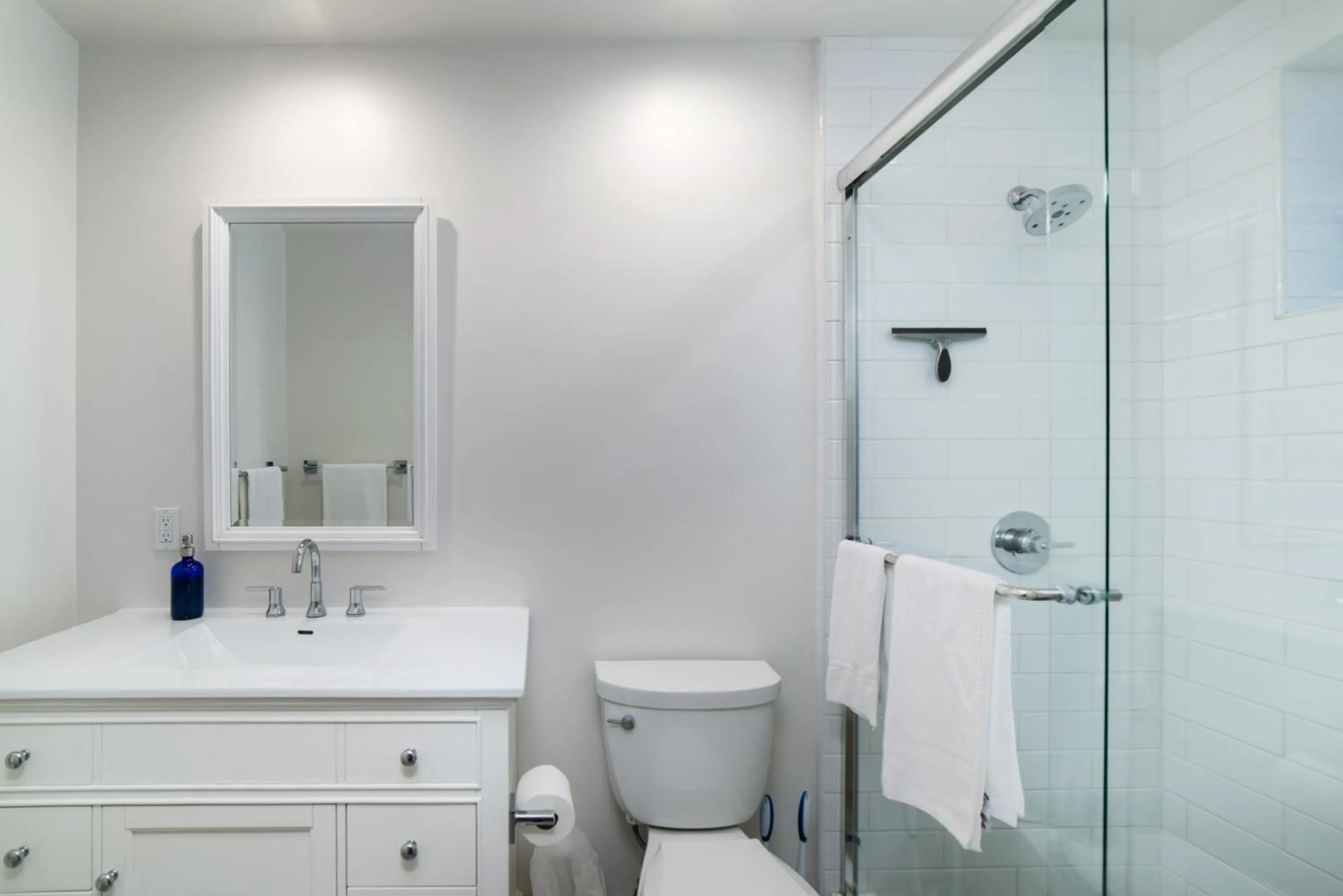 Bathroom in Pacific Villas