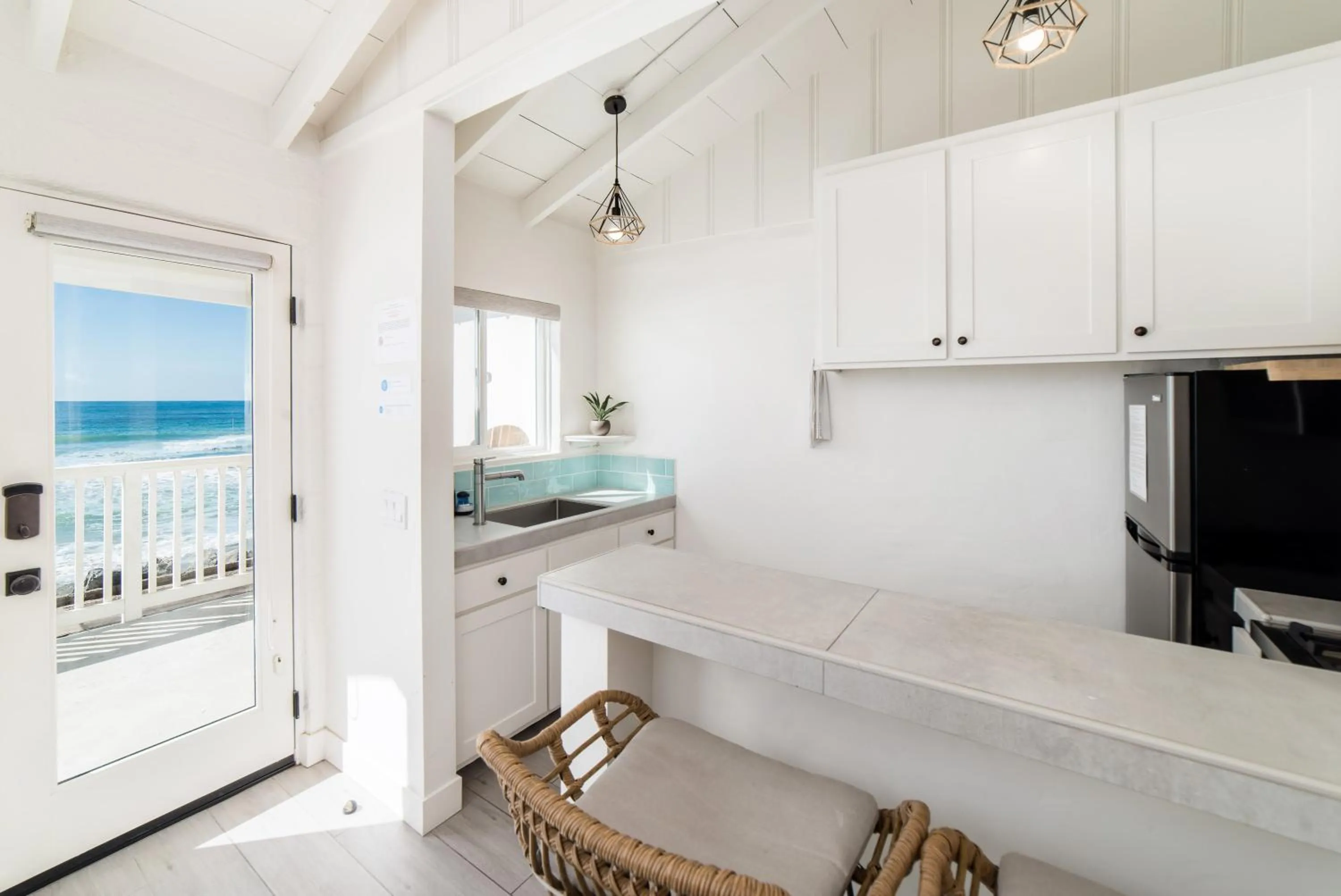 Kitchen or kitchenette in Pacific Villas