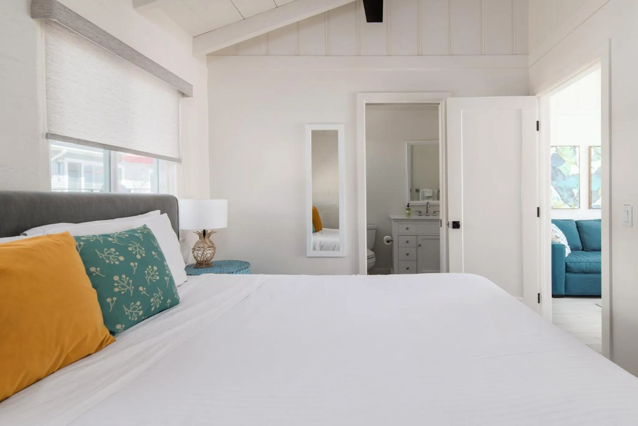 Bedroom, Bed in Pacific Villas