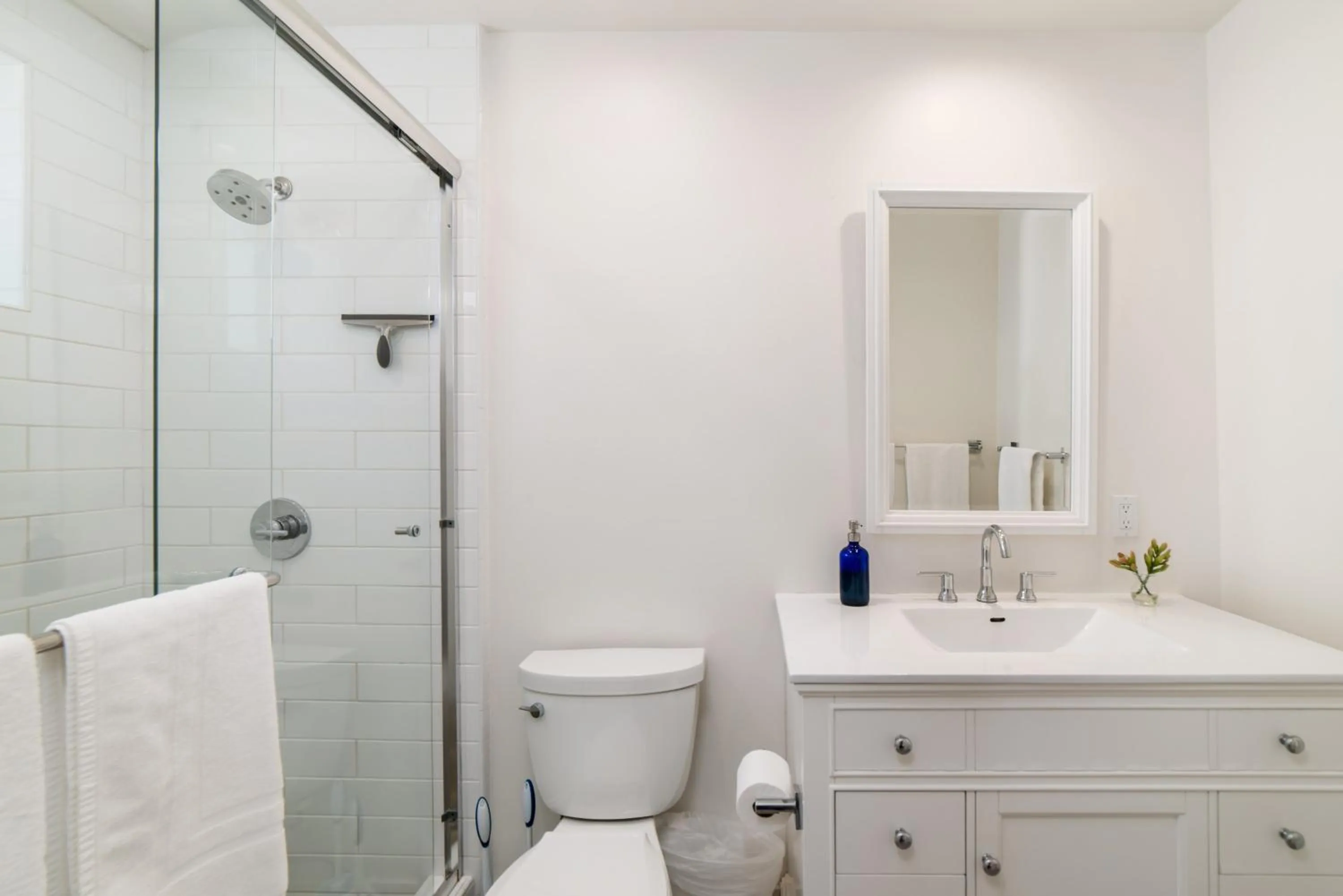 Bathroom in Pacific Villas