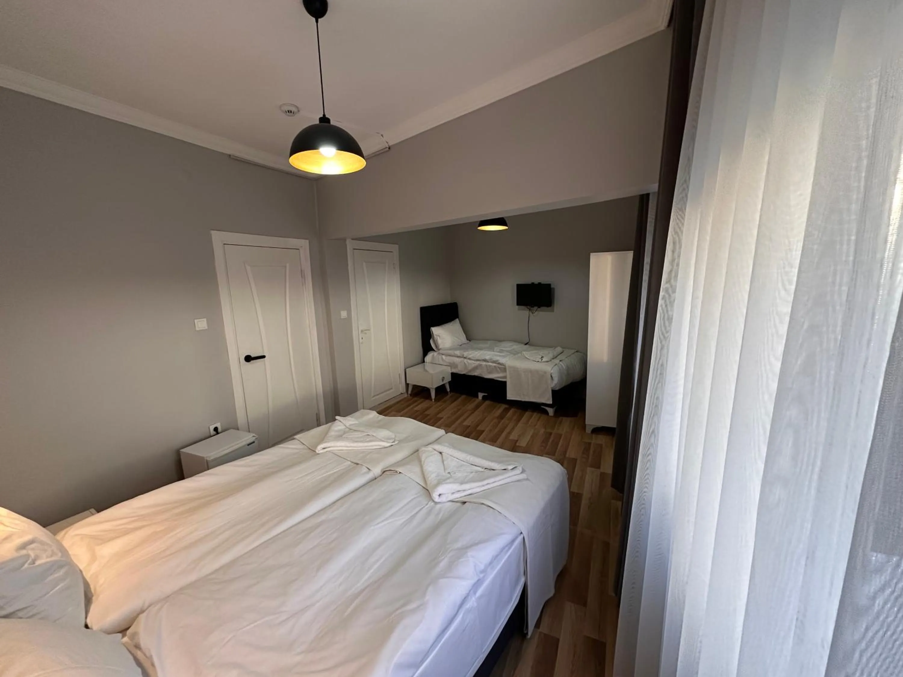 Photo of the whole room, Bed in Asparagus HOTEL & SUITES OLD CITY