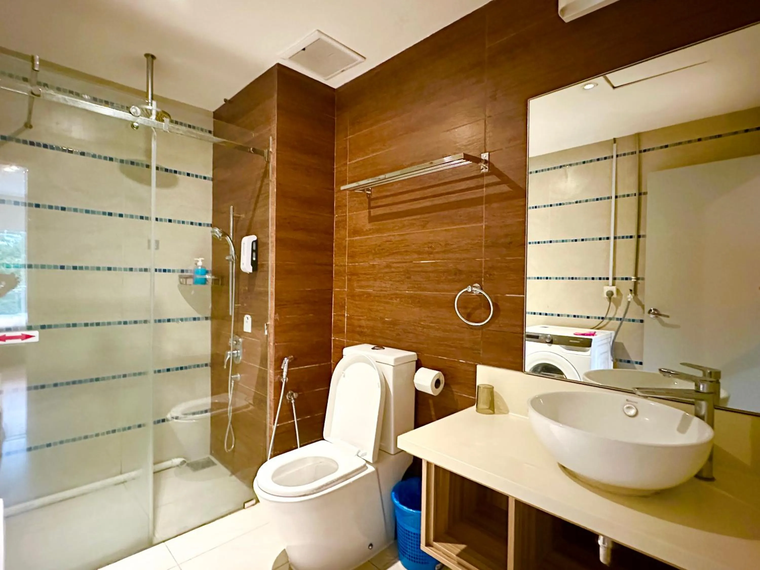 Shower in M Centro City Centre @ Gaya Street by Sunset Seaview Vacation Condos
