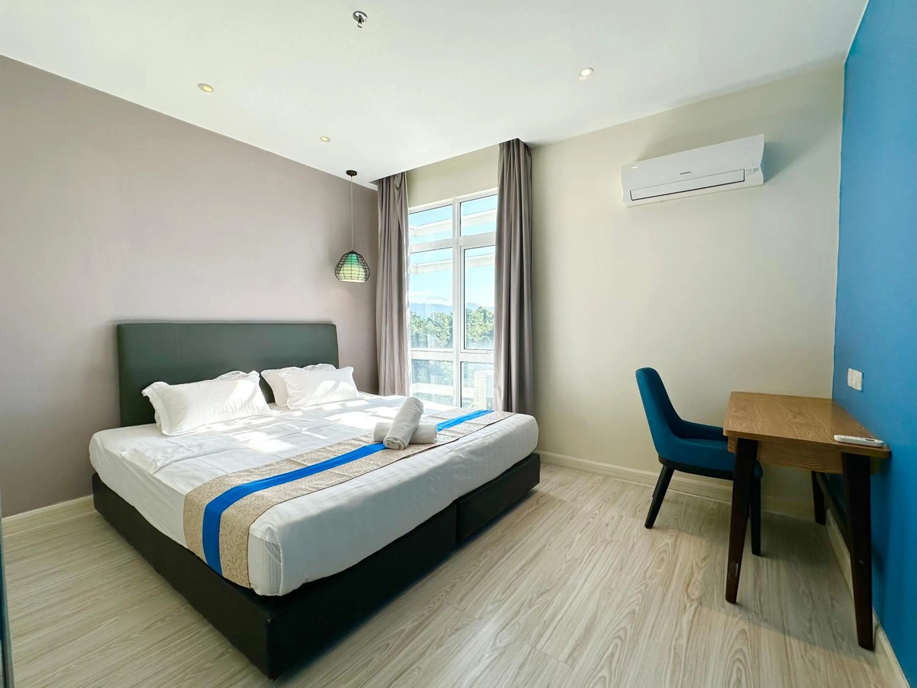 Bed in M Centro City Centre @ Gaya Street by Sunset Seaview Vacation Condos