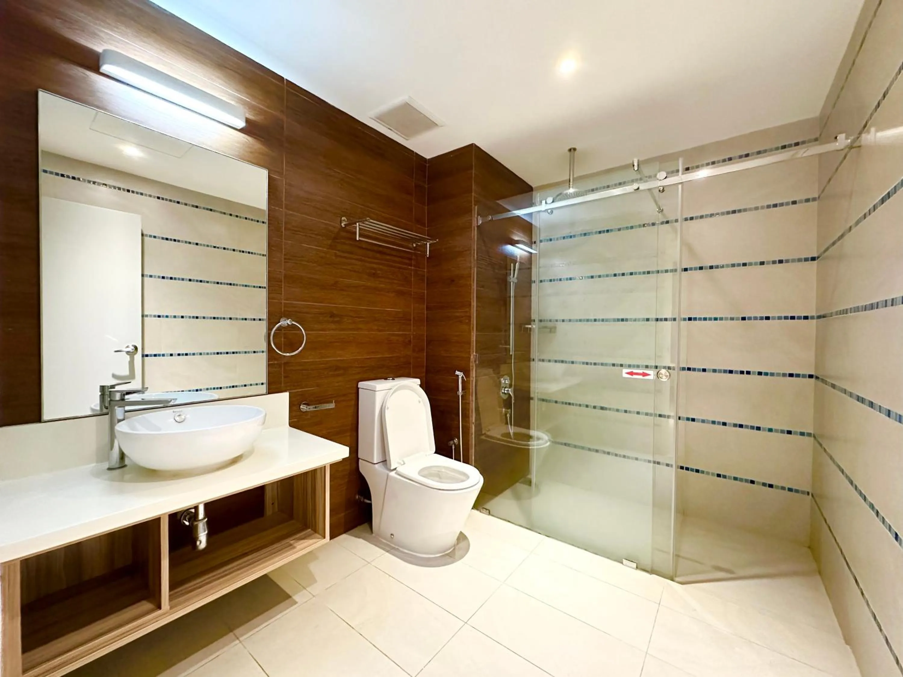Shower in M Centro City Centre @ Gaya Street by Sunset Seaview Vacation Condos